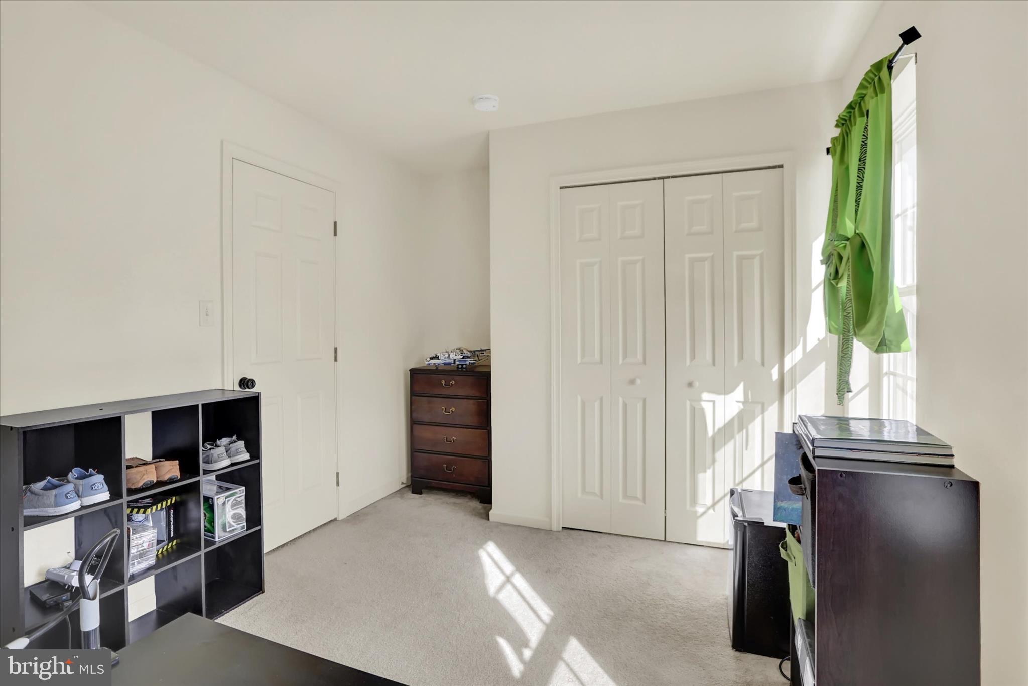 LONDON CROFT - Residential