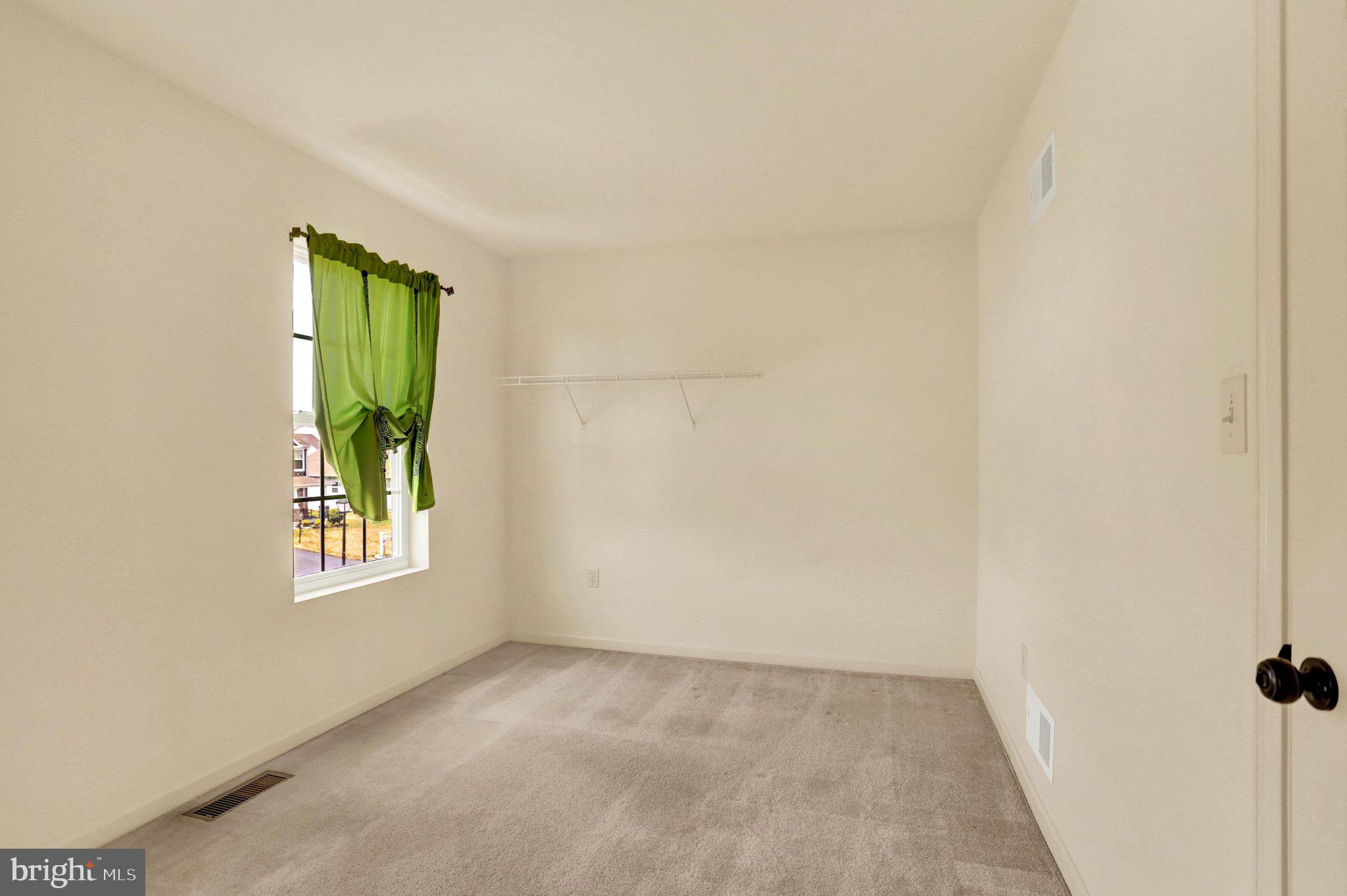 LONDON CROFT - Residential