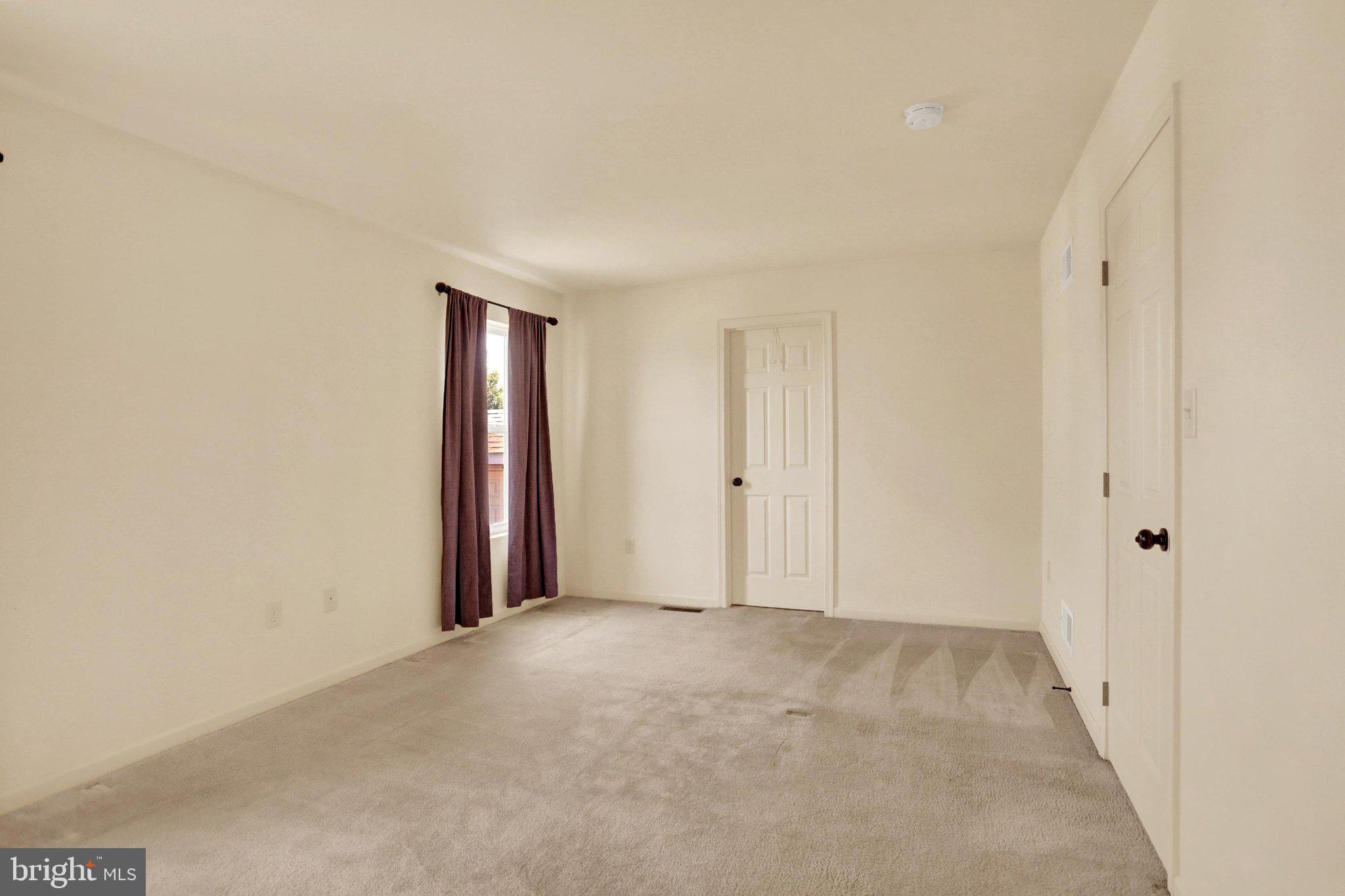 LONDON CROFT - Residential
