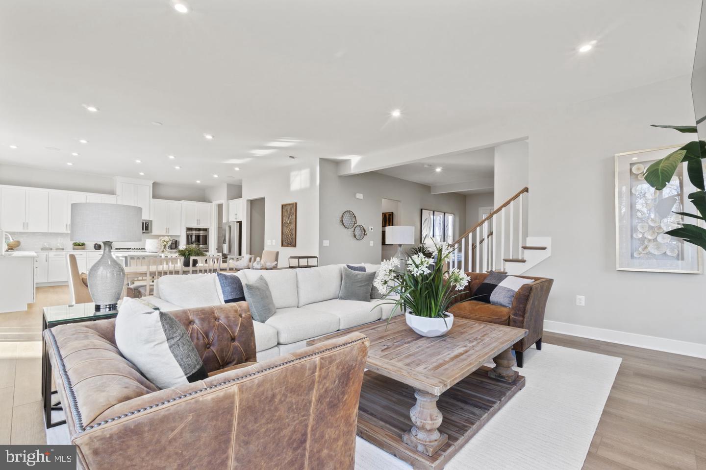 VIENNA WOODS - Residential