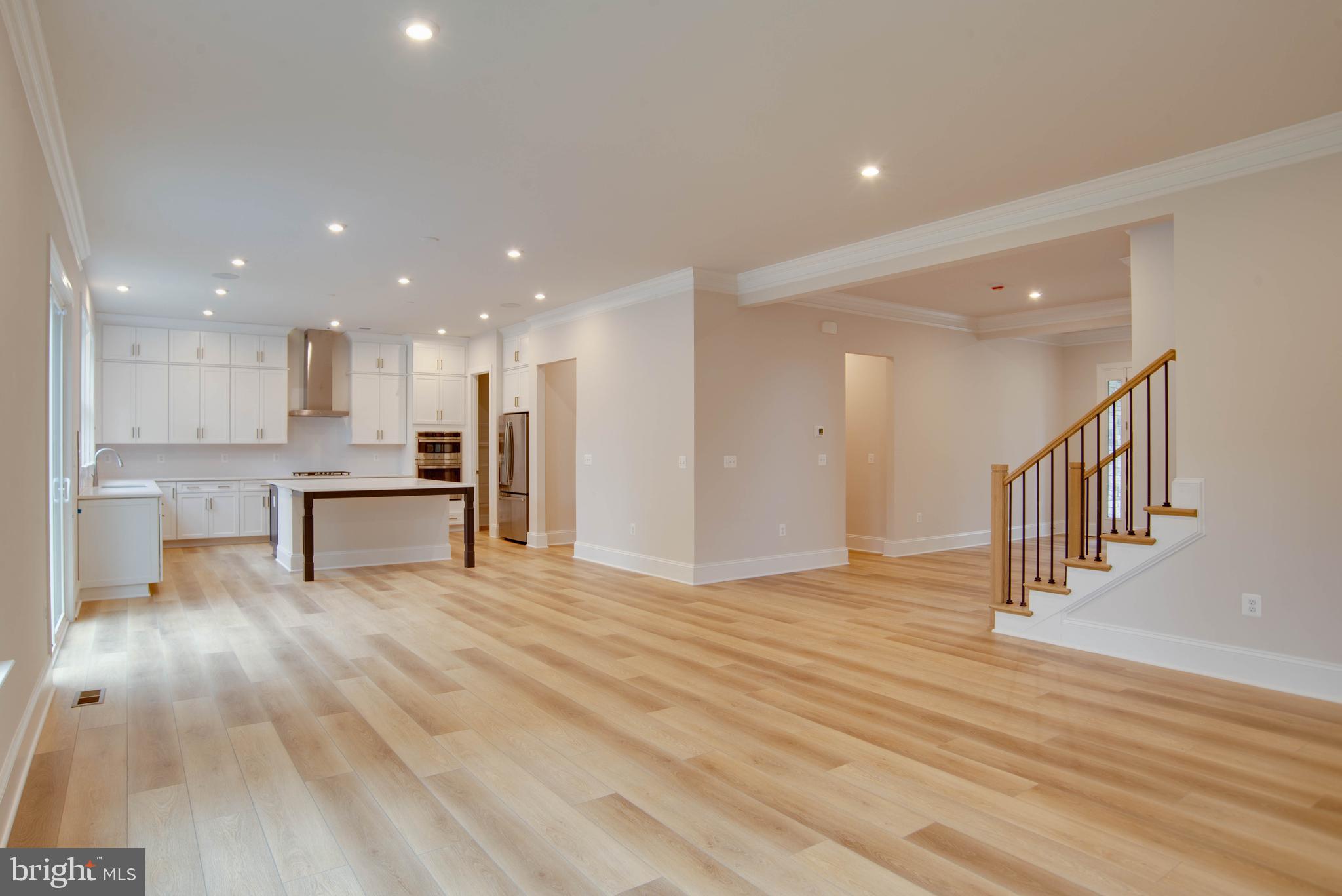 VIENNA WOODS - Residential