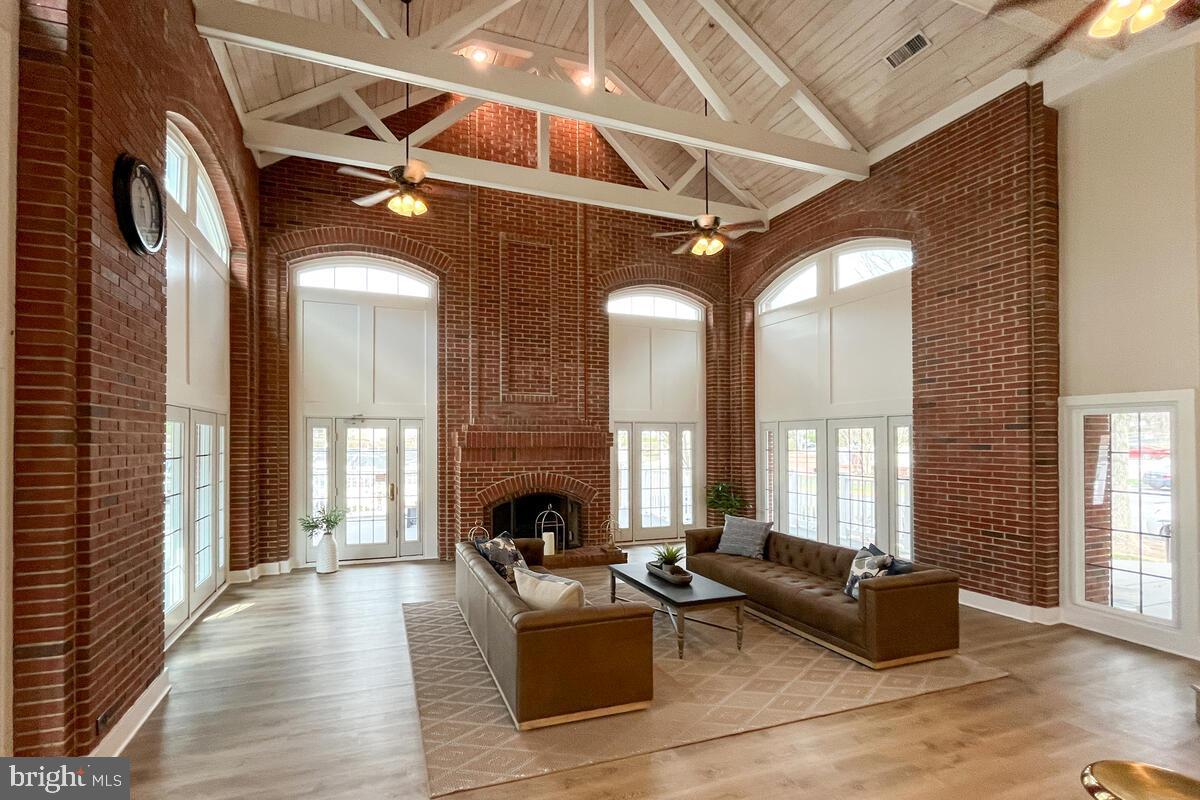 THE GABLES ON TUCKERMAN - Residential
