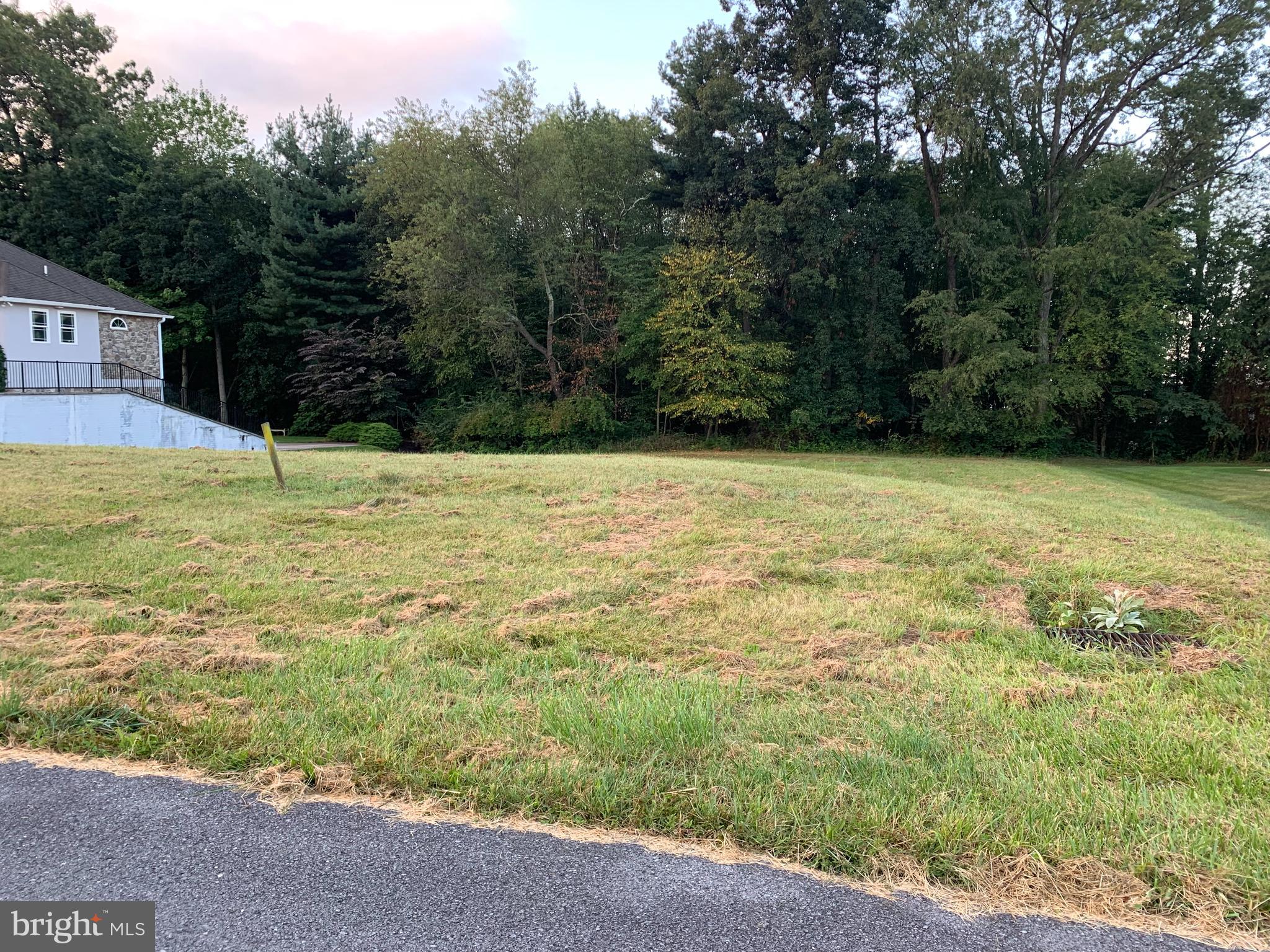 PENN NATIONAL GOLF COURSE COMMUNITY - Land