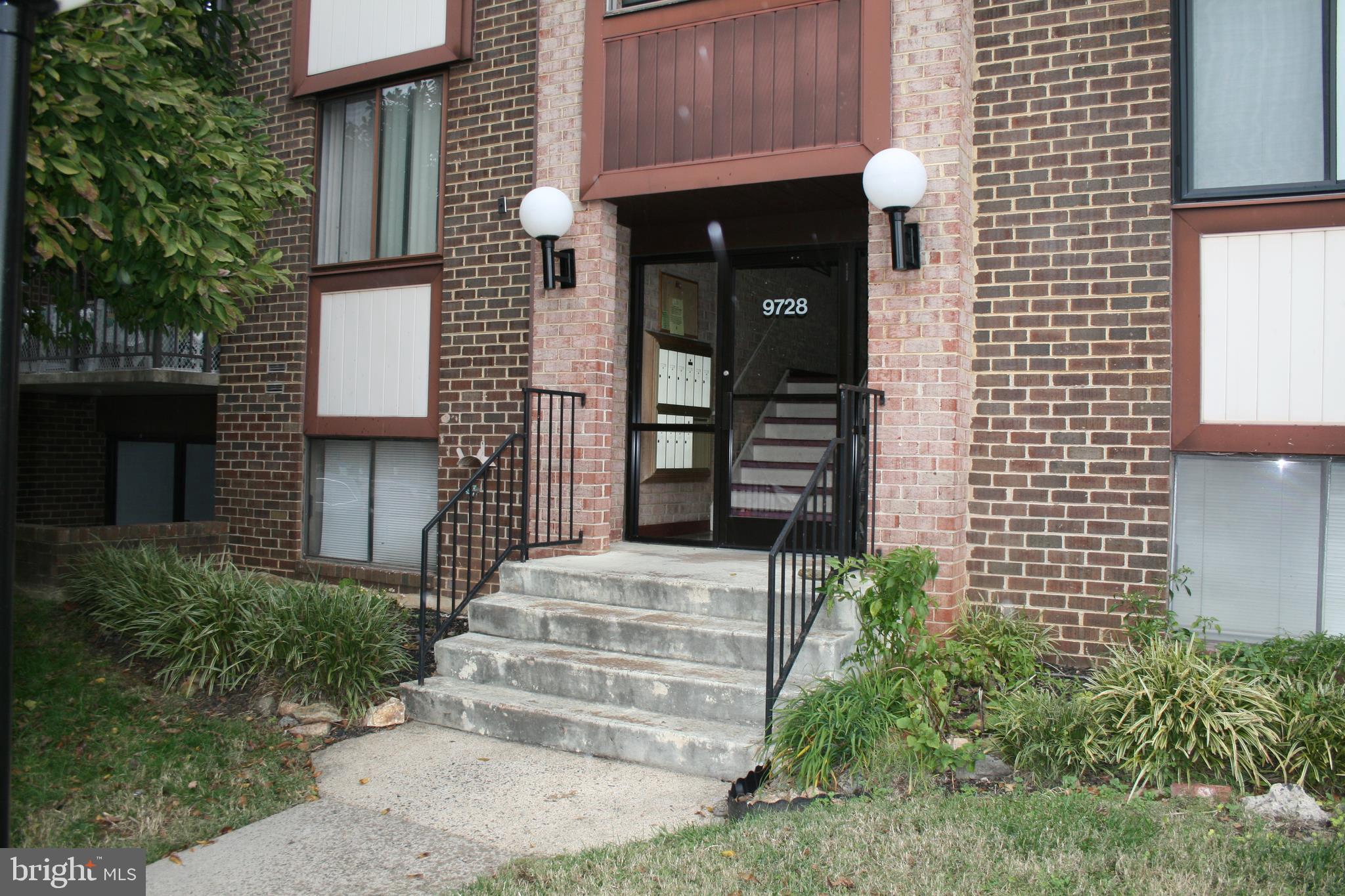 HAWTHORNE VILLAGE - Residential Lease