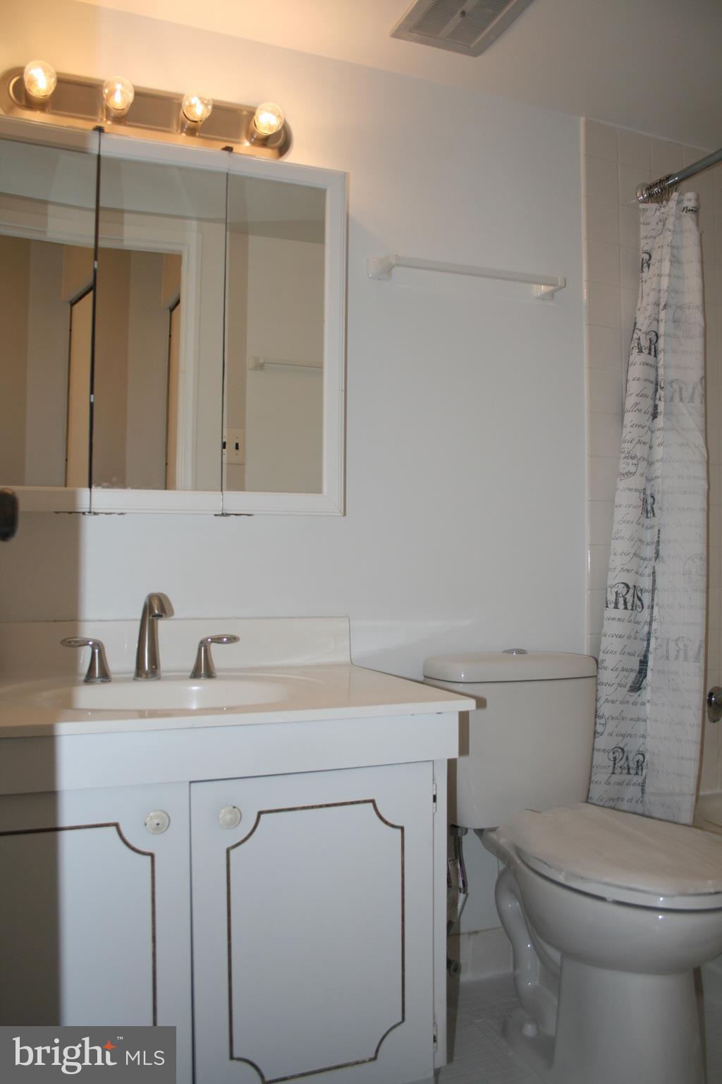 HAWTHORNE VILLAGE - Residential Lease
