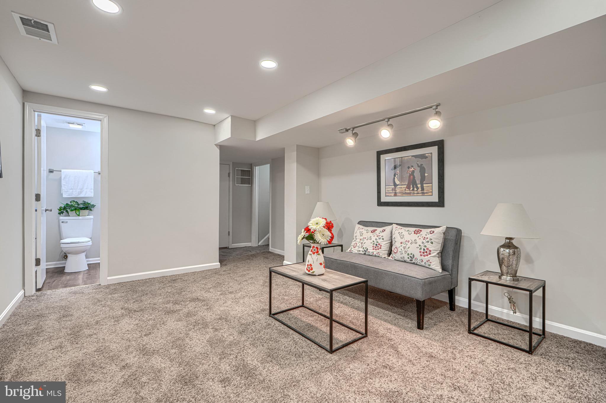CAMELOT - Residential