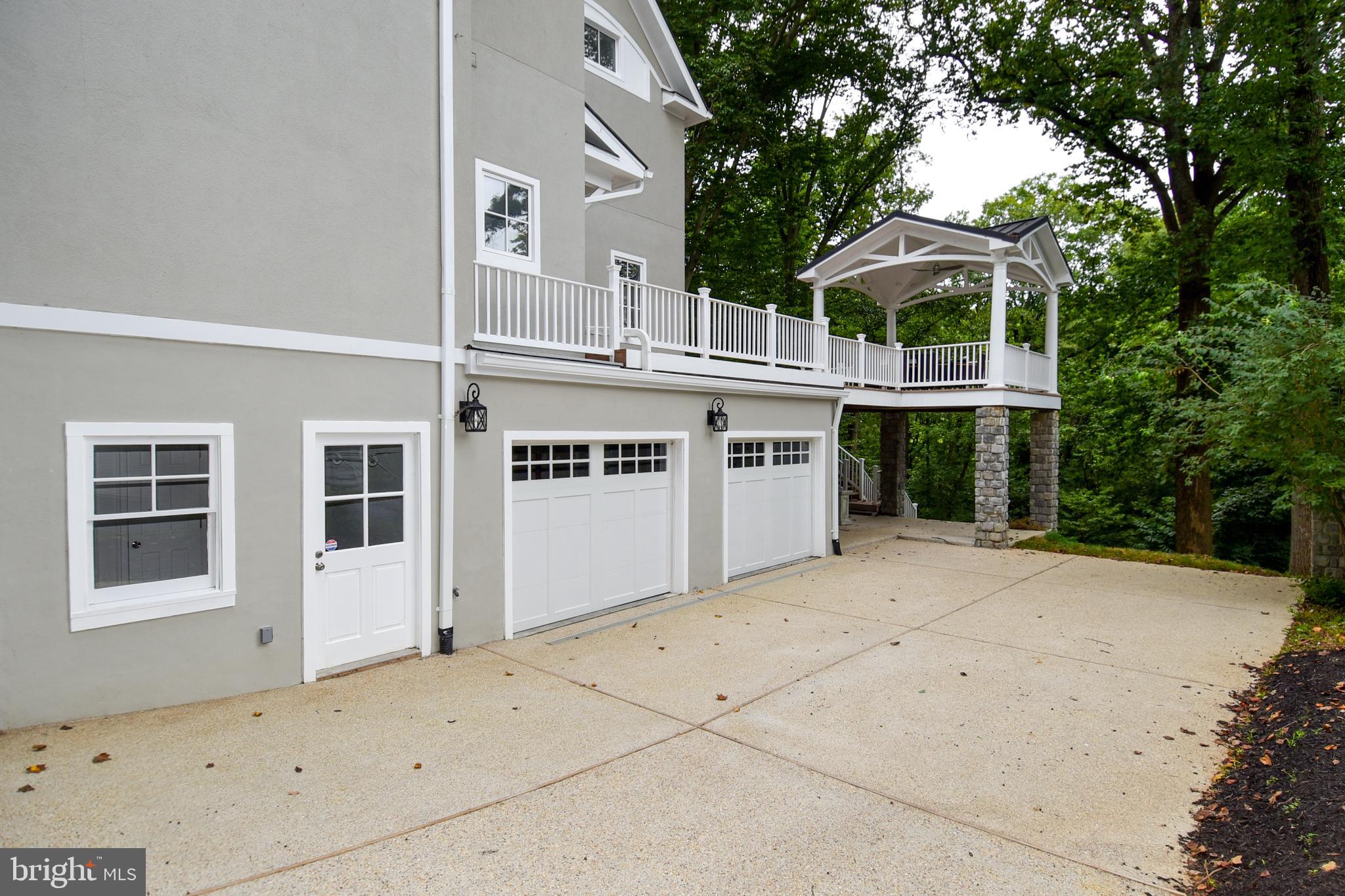 MERRY GO ROUND FARM - Residential