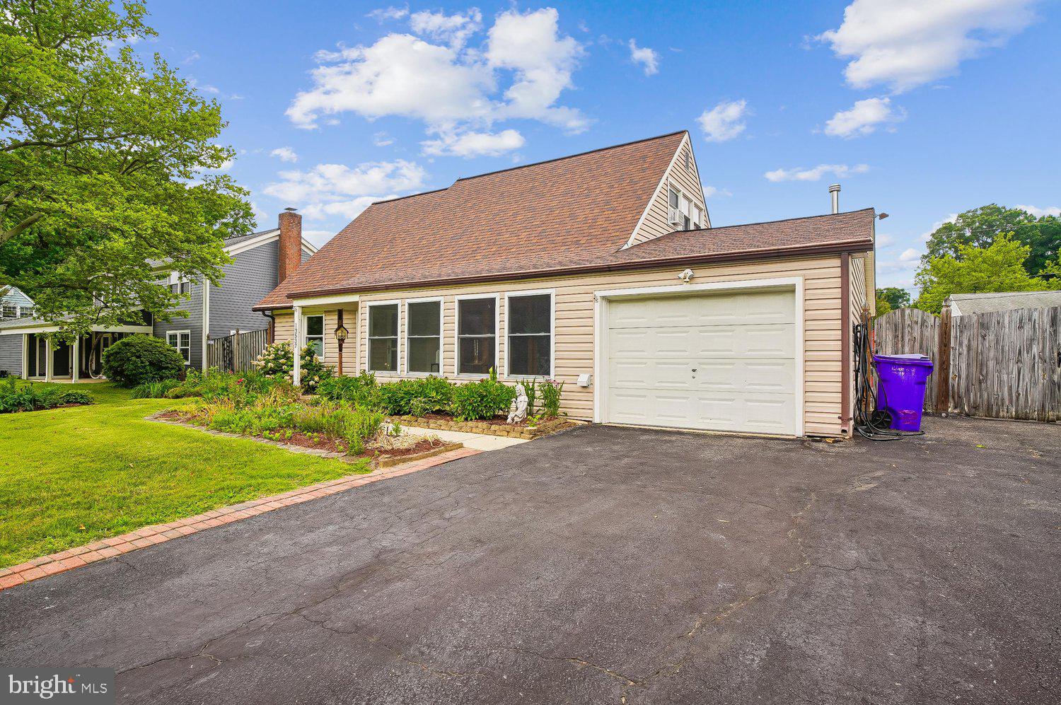 YORKTOWN AT BELAIR - Residential