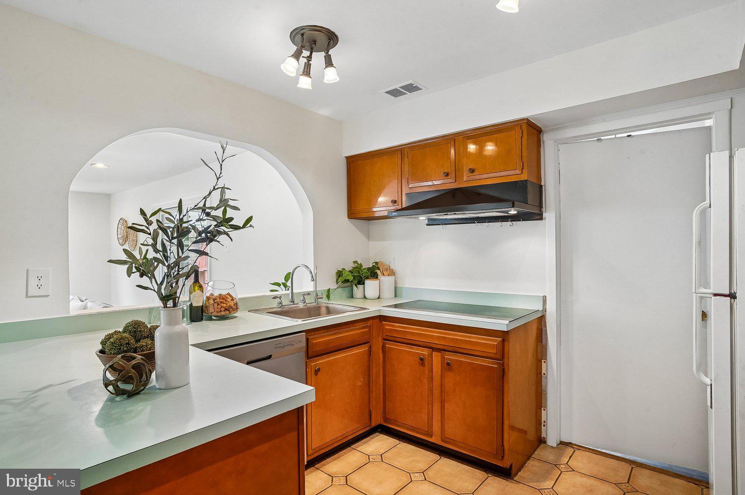 YORKTOWN AT BELAIR - Residential