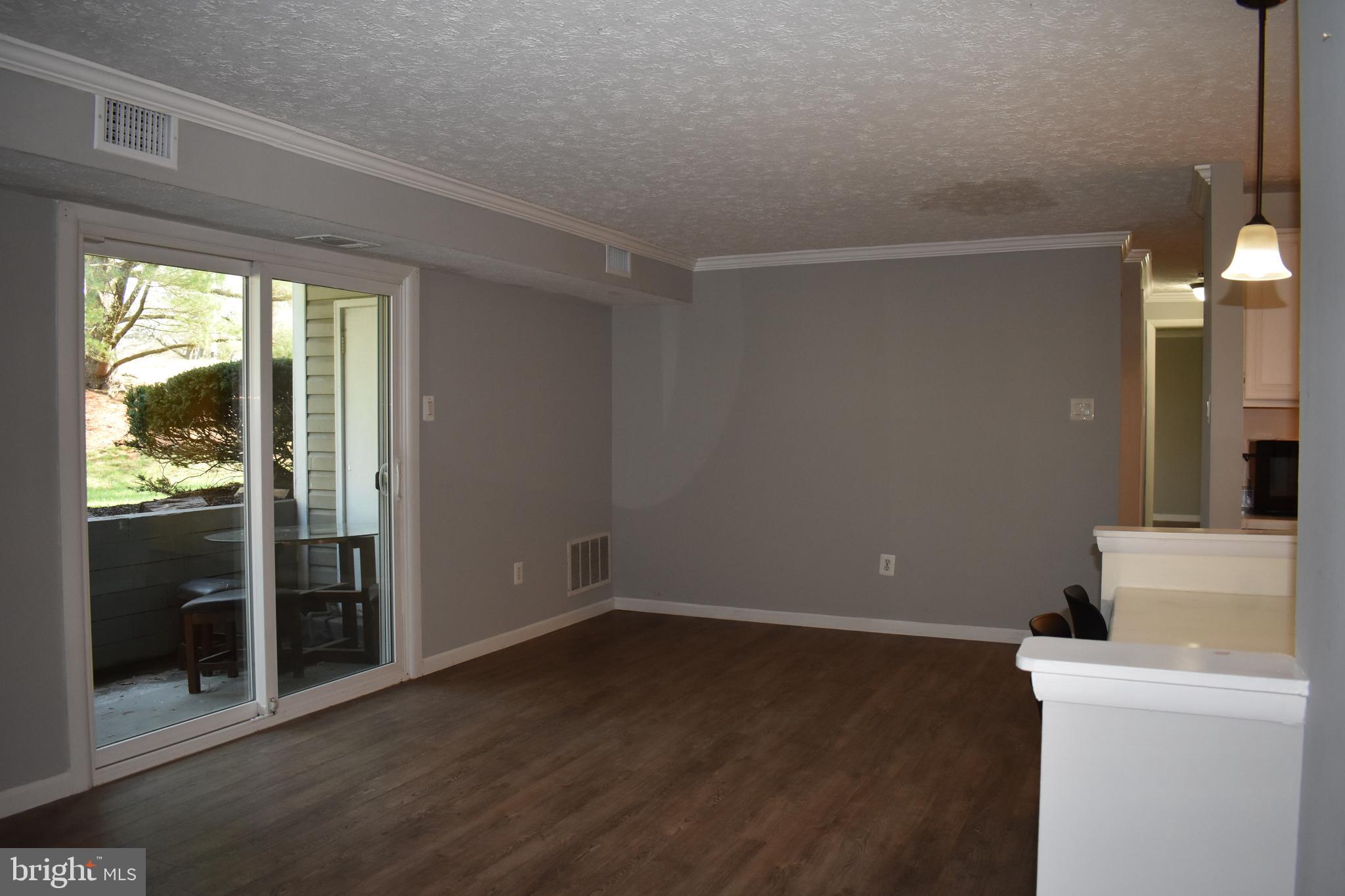 KNOLLS AT NORTH LAKE CONDOMINIUM - Residential