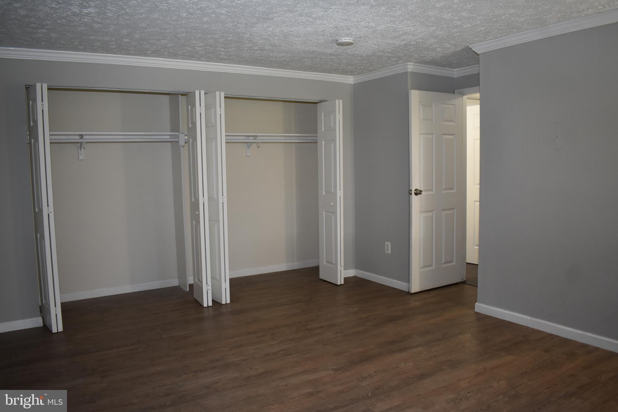 KNOLLS AT NORTH LAKE CONDOMINIUM - Residential
