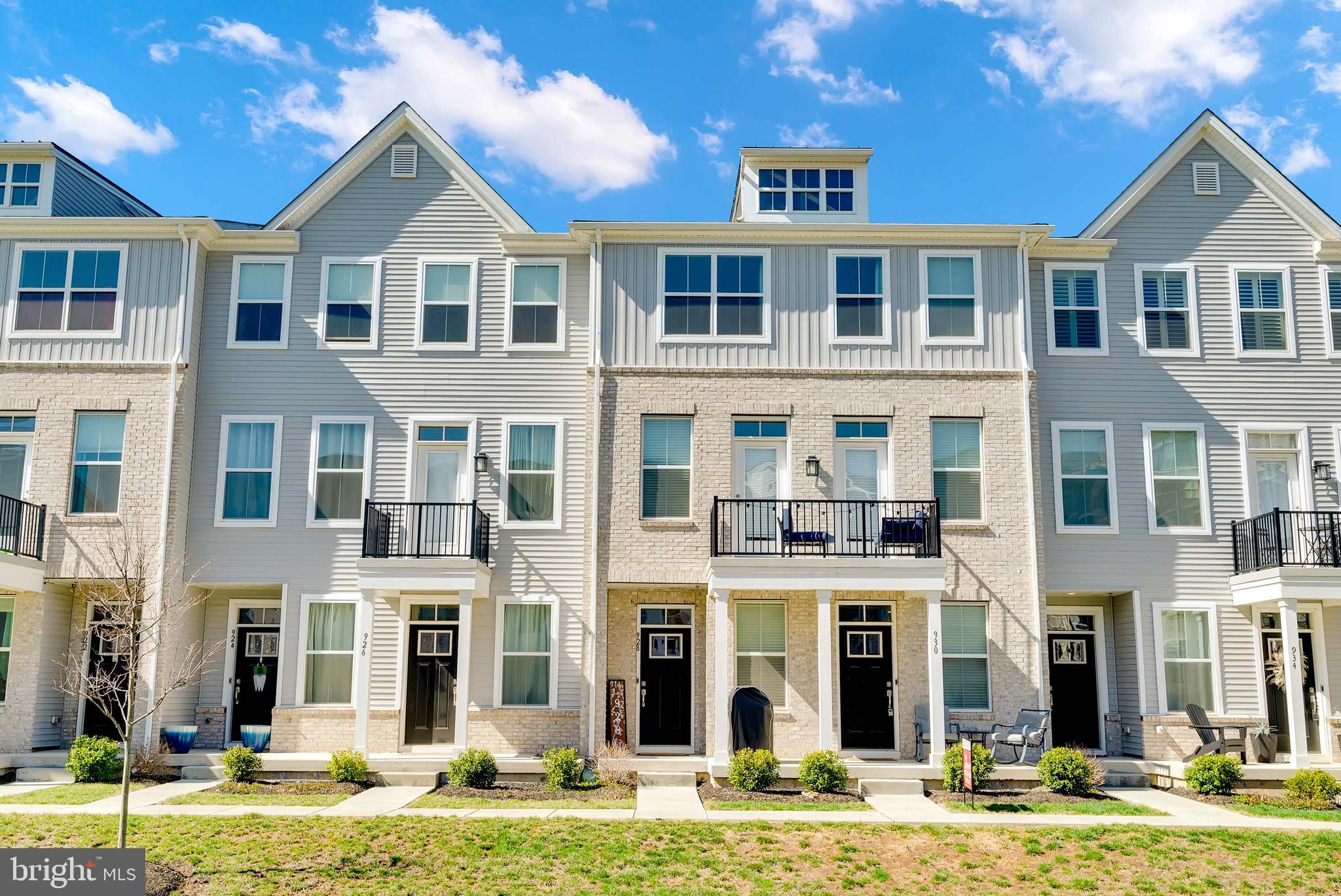 Don’t miss out on this beautifully priced 3-bedroom, 2.5-bathroom townhome in the sought-after SteelPointe neighborhood, just a short walk from the vibrant downtown Phoenixville scene. The welcoming foyer with hardwood steps on the first level leads up to the spacious, open-concept main floor with 9-foot ceilings. The layout features a stunning eat-in kitchen, a dining area, and a living room with upgraded engineered hardwood floors throughout. The kitchen boasts white cabinetry, quartz countertops, a tiled backsplash, stainless steel appliances, recessed lighting, and a central island with seating for three. The kitchen flows seamlessly into the great room, which includes a separate breakfast/dining area and a spacious living room—perfect for hosting and relaxing with plenty of space for a large screen TV. The upper level offers two guest bedrooms, an upgraded hall bathroom, a full laundry room, and the luxurious primary suite. The guest bedrooms are also ideal for home offices. The primary suite features an accent wall, a large walk-in closet, and a spa-like primary bathroom with double vanities, quartz countertops, an oversized tile shower, and recessed lighting. You will enjoy the outdoor living space offered with this home, including the composite deck located off the kitchen area on the main level. An added bonus: the sellers have recently installed an electric vehicle (EV) charger in the attached rear-entry garage. SteelPointe is a walkable community with sidewalks and is just a short stroll to the lively downtown Phoenixville area, offering a variety of community events like the Dogwood Festival, as well as many popular restaurants, brewpubs, distilleries, and boutique shops. Enjoy local favorites such as Root Down Brewing Company, Bistro on Bridge, Sedona Taphouse, Steel City Coffee, Black Lab Bistro, LuLu's Boutique, Hipster Home, Reads & Company Bookshop, and the Historic Colonial Theater. Recreational amenities abound, with walking and biking paths along the Schuylkill River, French Creek, and Perkiomen Trails. You'll be close to Valley Forge National Park, Marsh Creek, and French Creek State Parks. For golf enthusiasts, there are numerous public and private clubs nearby, along with several practice ranges.
Conveniently accessible via Route 29, 113, 422, 202, and the new slip ramp on the PA Turnpike at Great Valley, SteelPointe offers easy access to Philadelphia, Philadelphia International Airport, and destinations to the north and west.