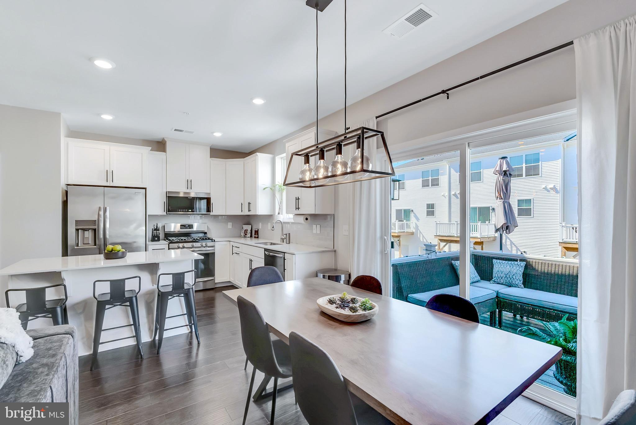 STEELPOINTE - Residential