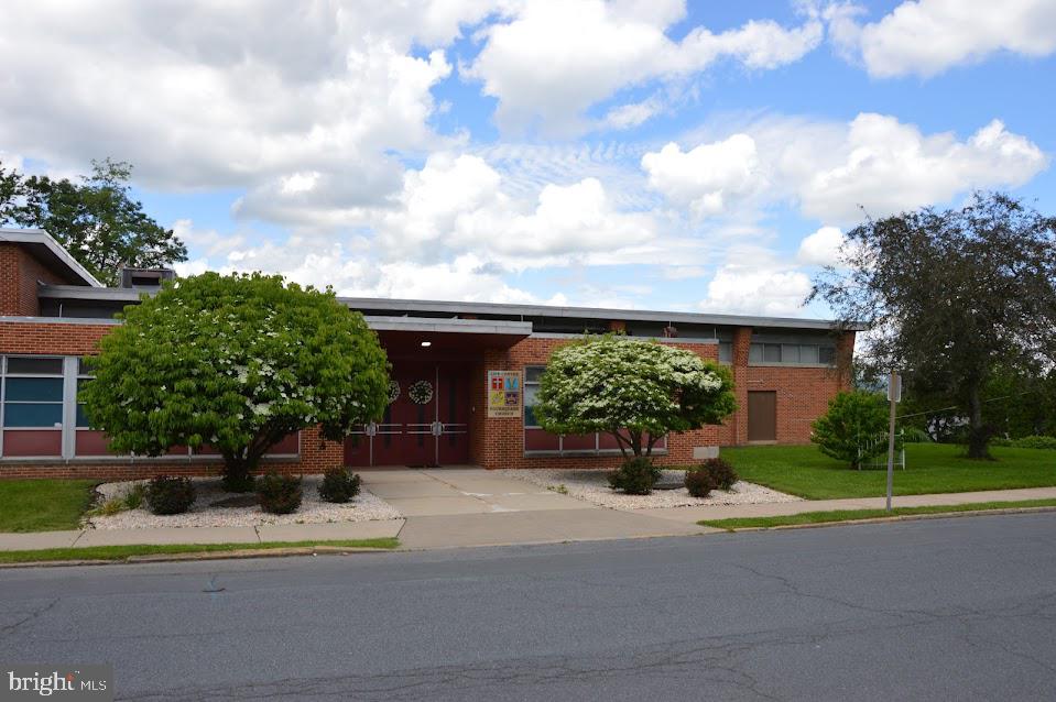 YORKVILLE - Commercial Sale