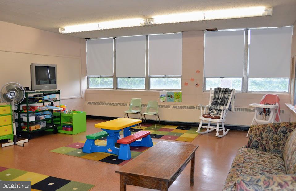 YORKVILLE - Commercial Sale