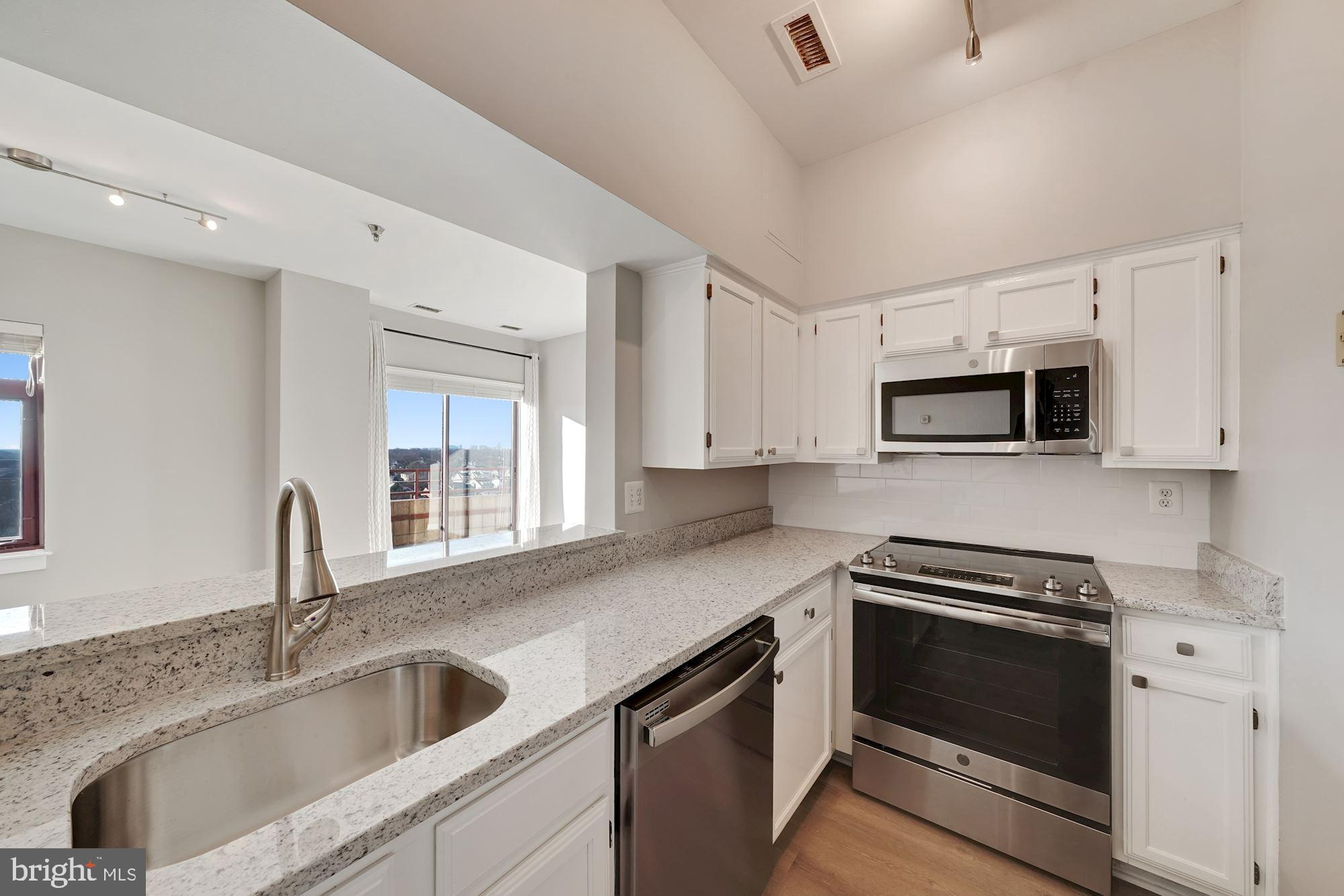 COURTHOUSE - Residential Lease