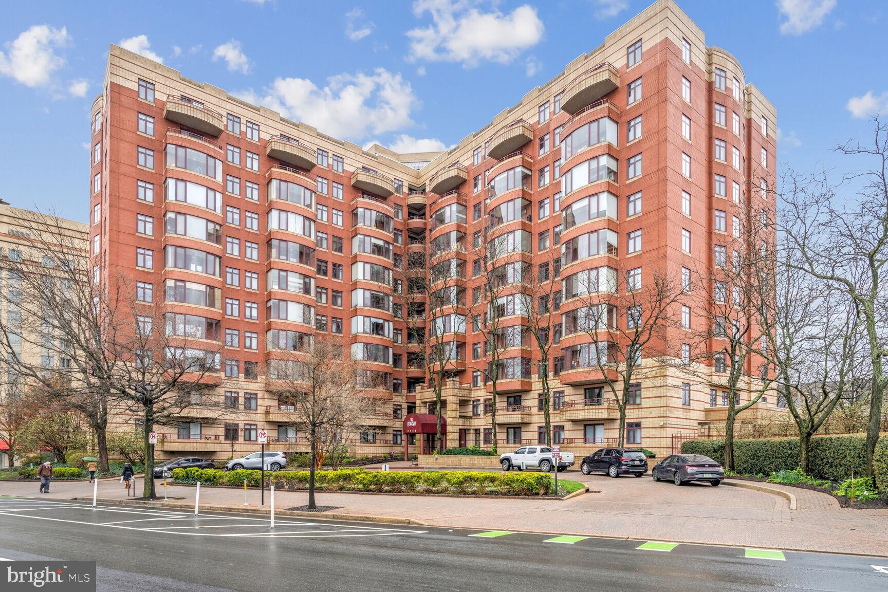 AVAILABLE AUGUST 1ST.  Beautiful 1 bedroom, 1 bath PENTHOUSE level  condo unit in the perfect location - steps from Clarendon and Courthouse Metros, Wholefoods, Trader Joes, the Apple Store, restaurants, parks and tons of shopping. Extra high ceilings and a balcony with a gorgeous view - you can even see the top of the Washington Monument!  Key Features: renovated kitchen, walk in closet, large balcony and in unit washer/dryer. Underground parking and storage space included. The Building is Pet Friendly and includes the following: fitness center, pool, package room, and concierge.  EXTRA parking spaces are typically available to rent for approximately $100 per month (above the 1 space included with rent).  ALL UTILITIES INCLUDED! Building requires a move in fee.
