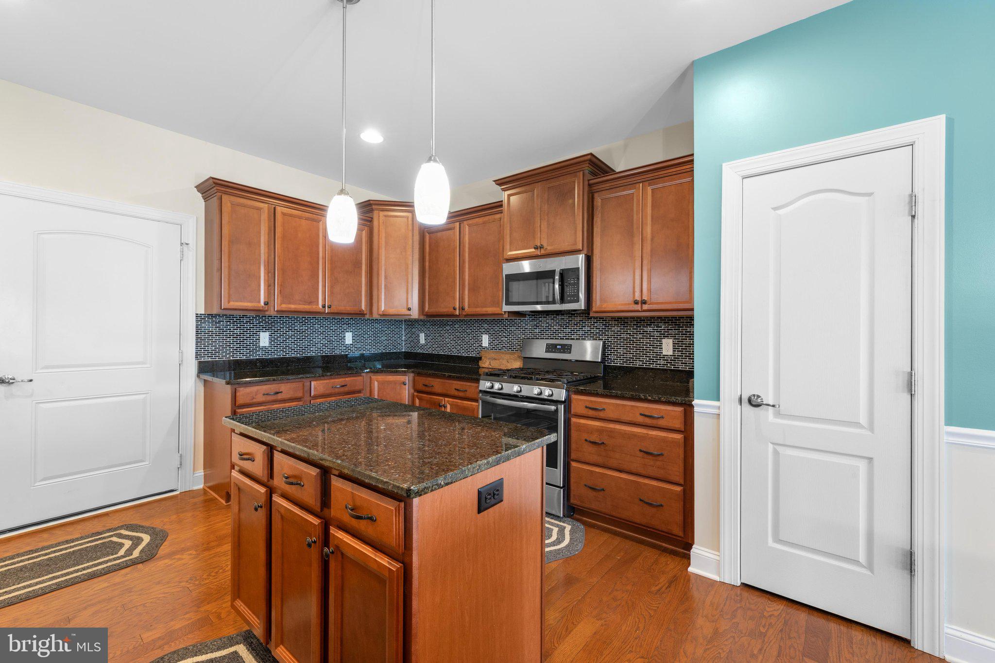 CYPRESS POINTE - Residential