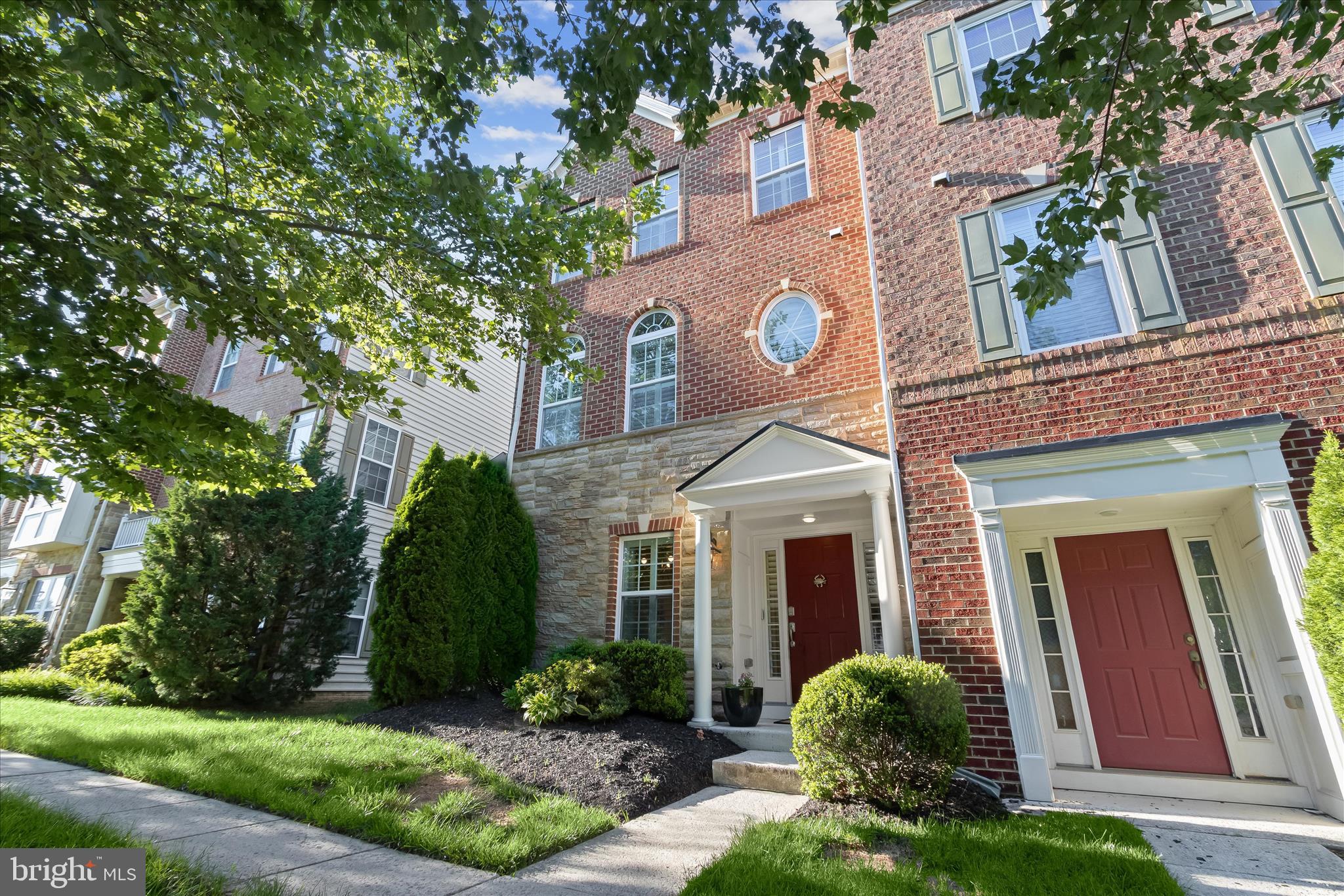 ELLICOTT SQUARE - Residential