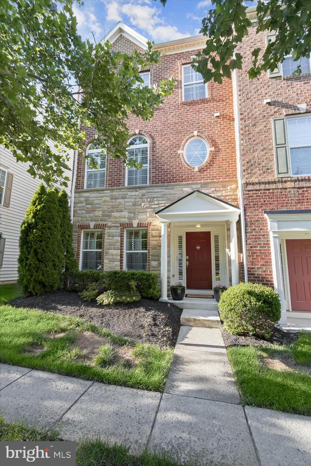 ELLICOTT SQUARE - Residential