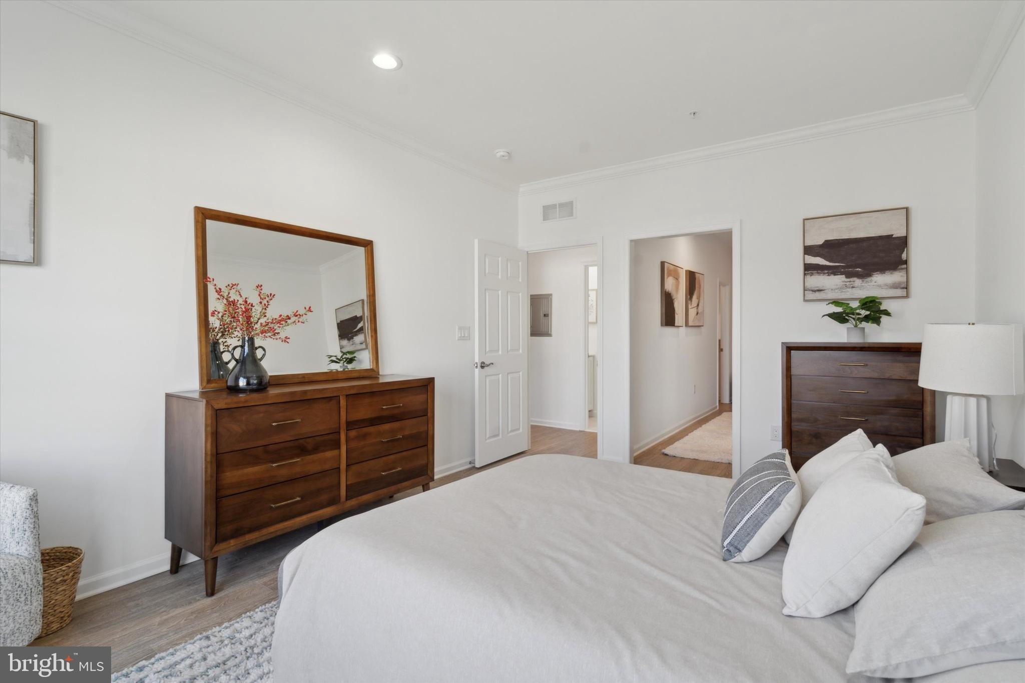 RADCLIFFE COURT - Residential