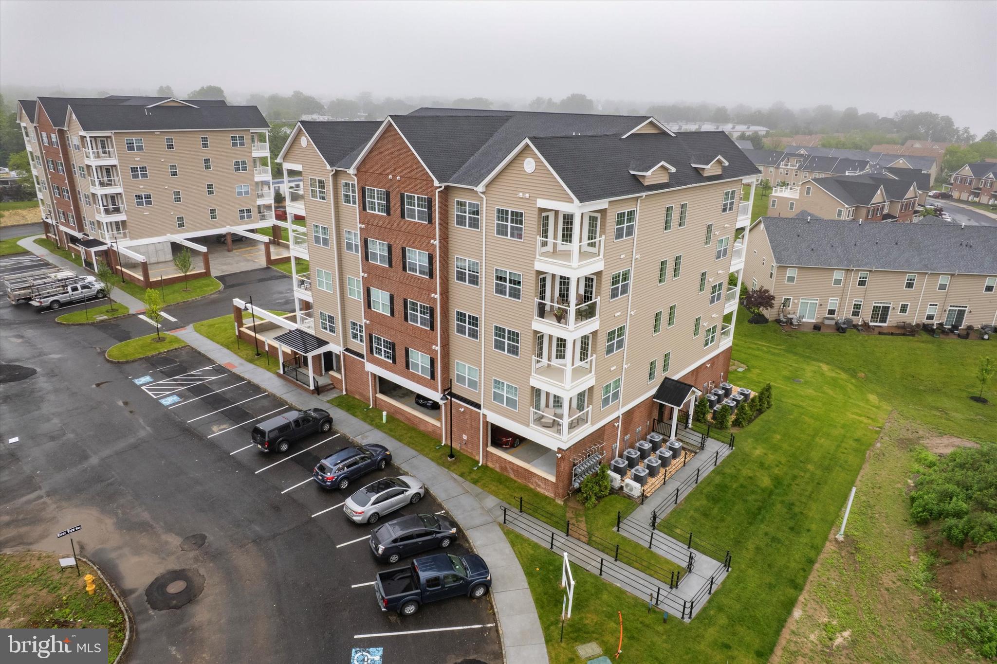 RADCLIFFE COURT - Residential