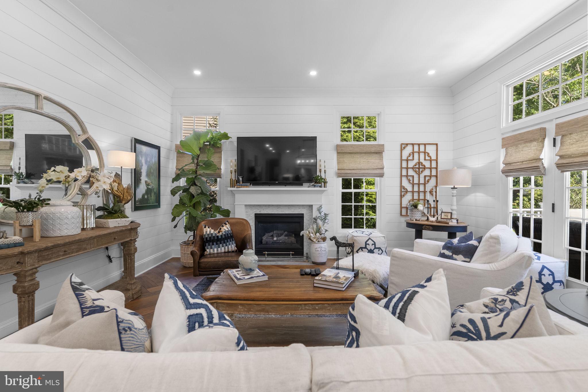 OATLAND FARM - Residential