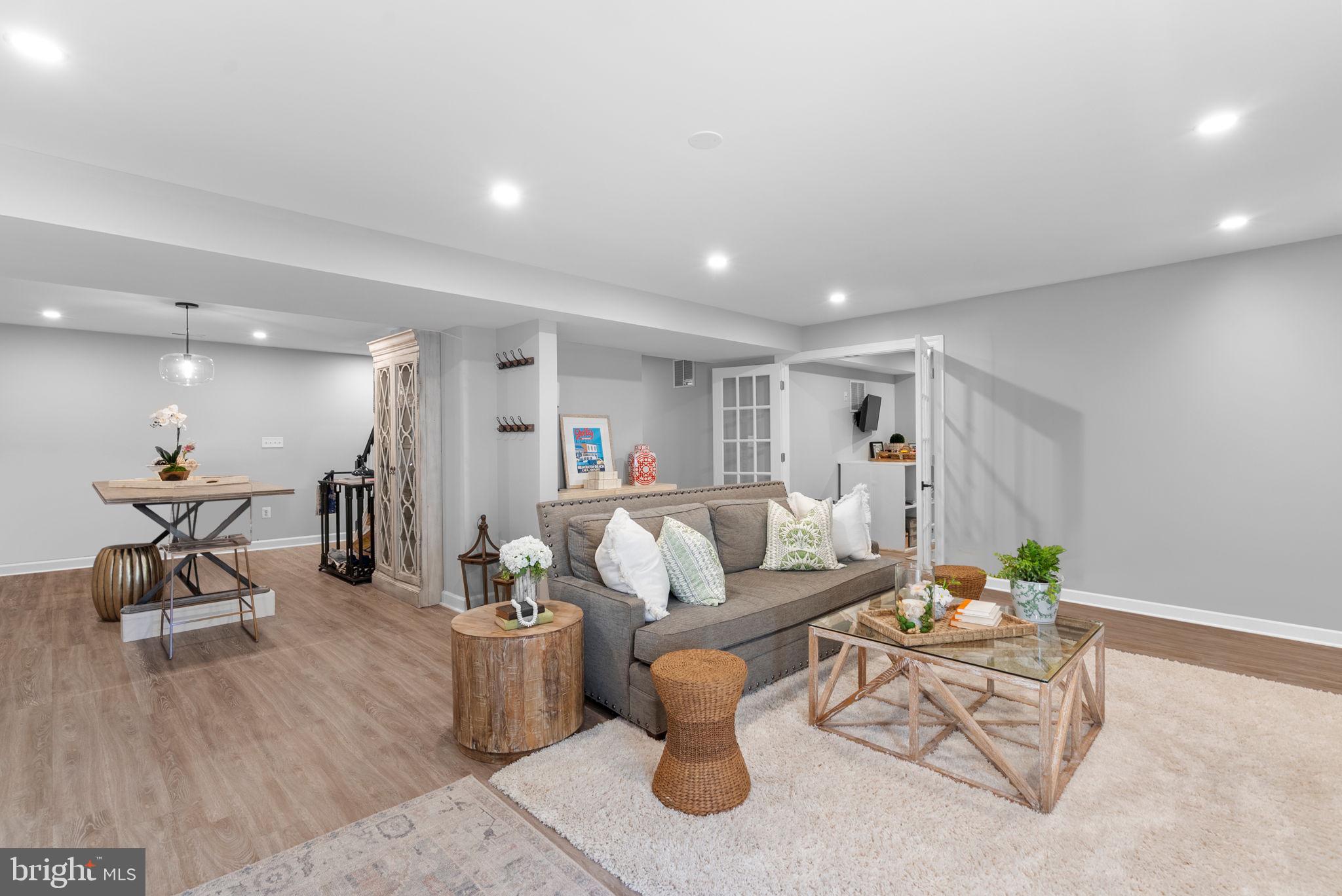 OATLAND FARM - Residential
