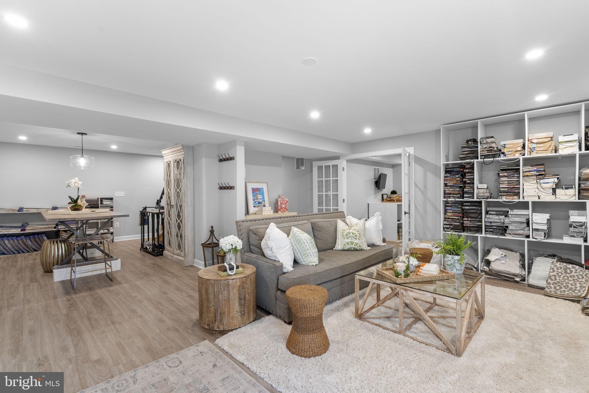 OATLAND FARM - Residential