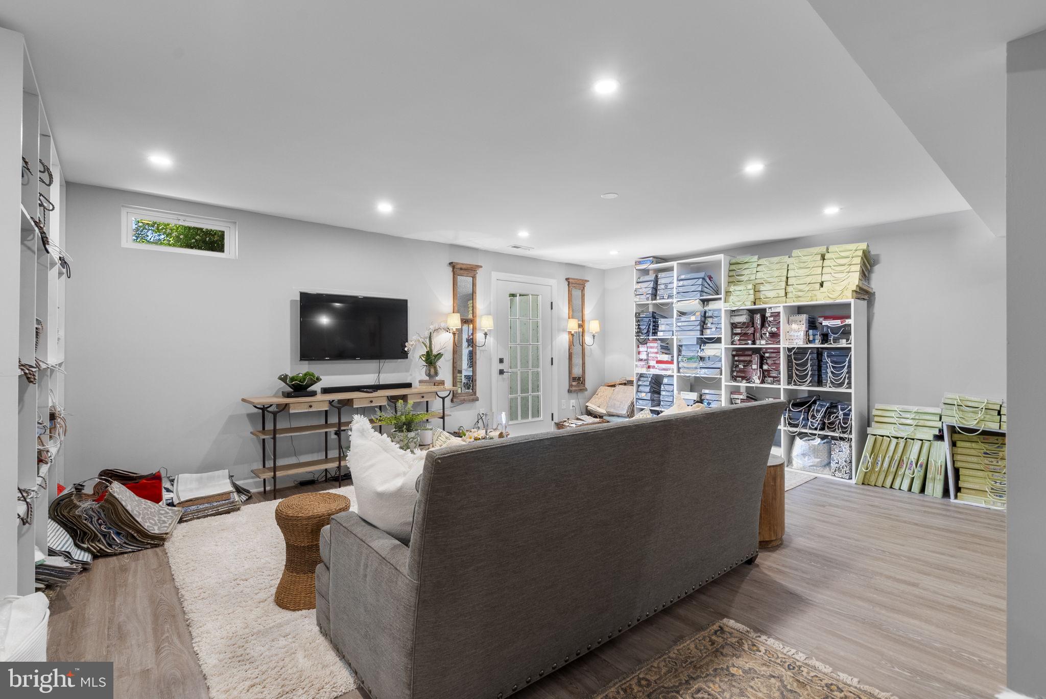 OATLAND FARM - Residential