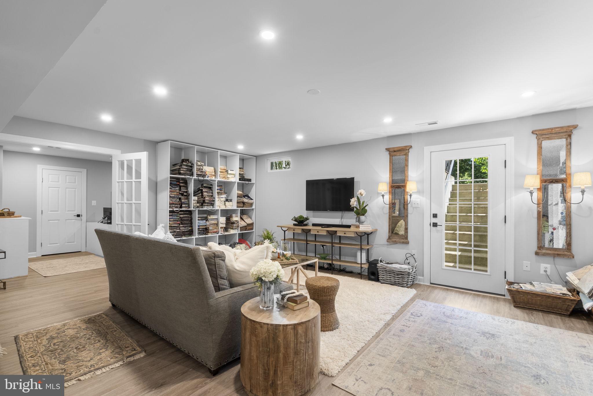 OATLAND FARM - Residential