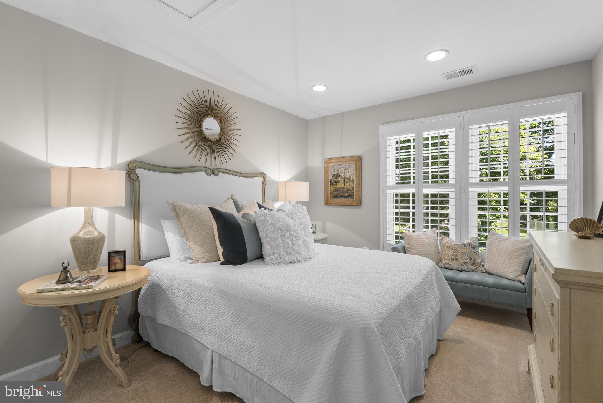 OATLAND FARM - Residential