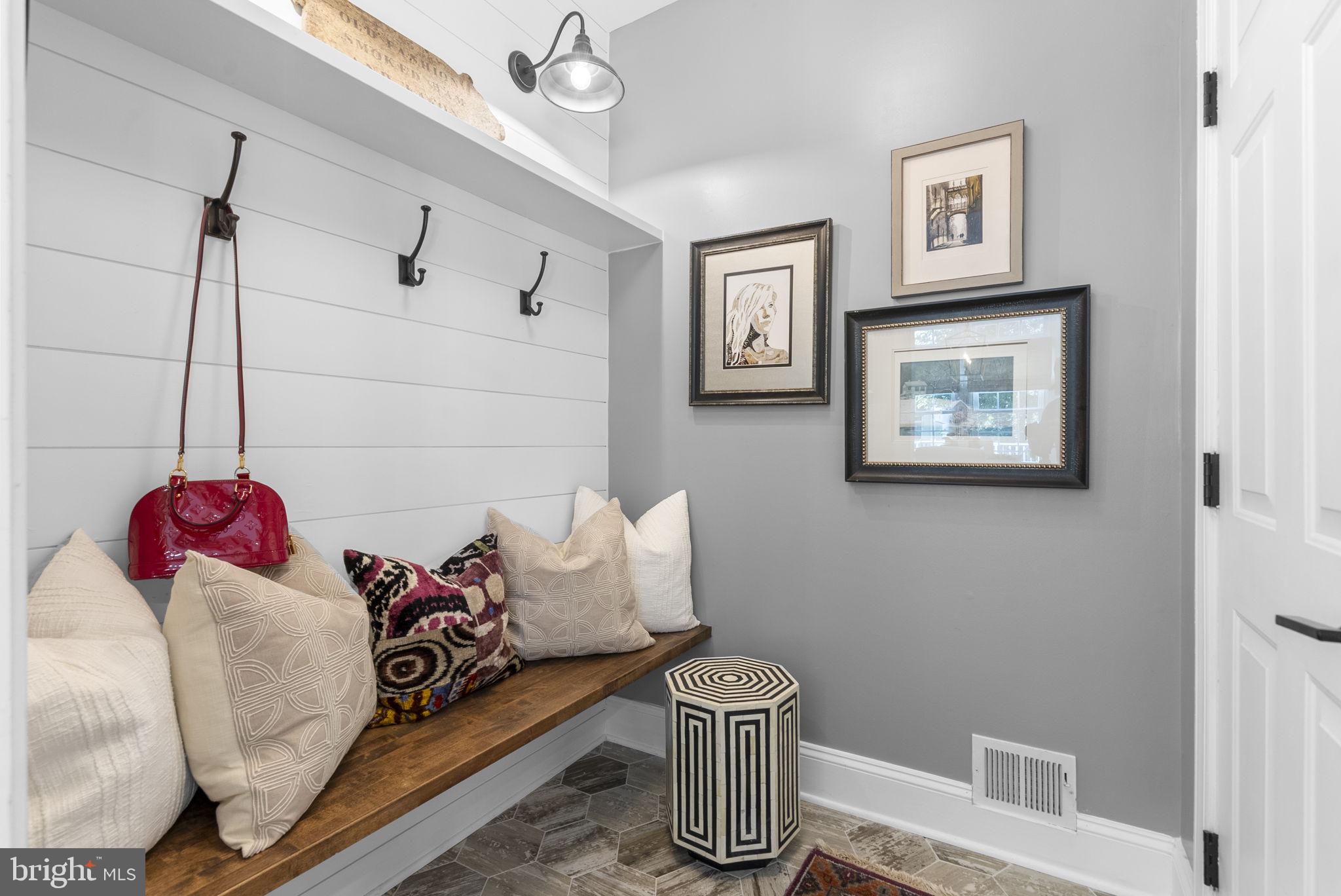 OATLAND FARM - Residential