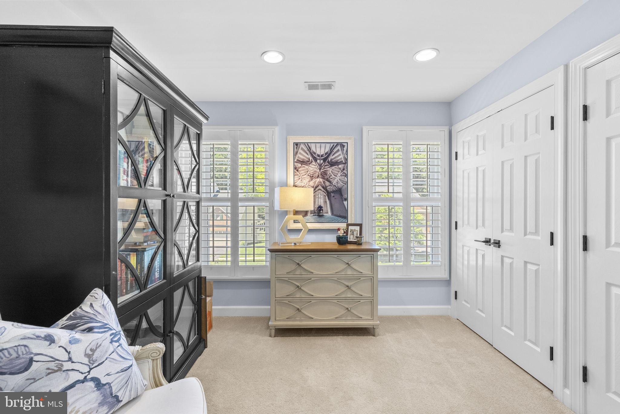 OATLAND FARM - Residential