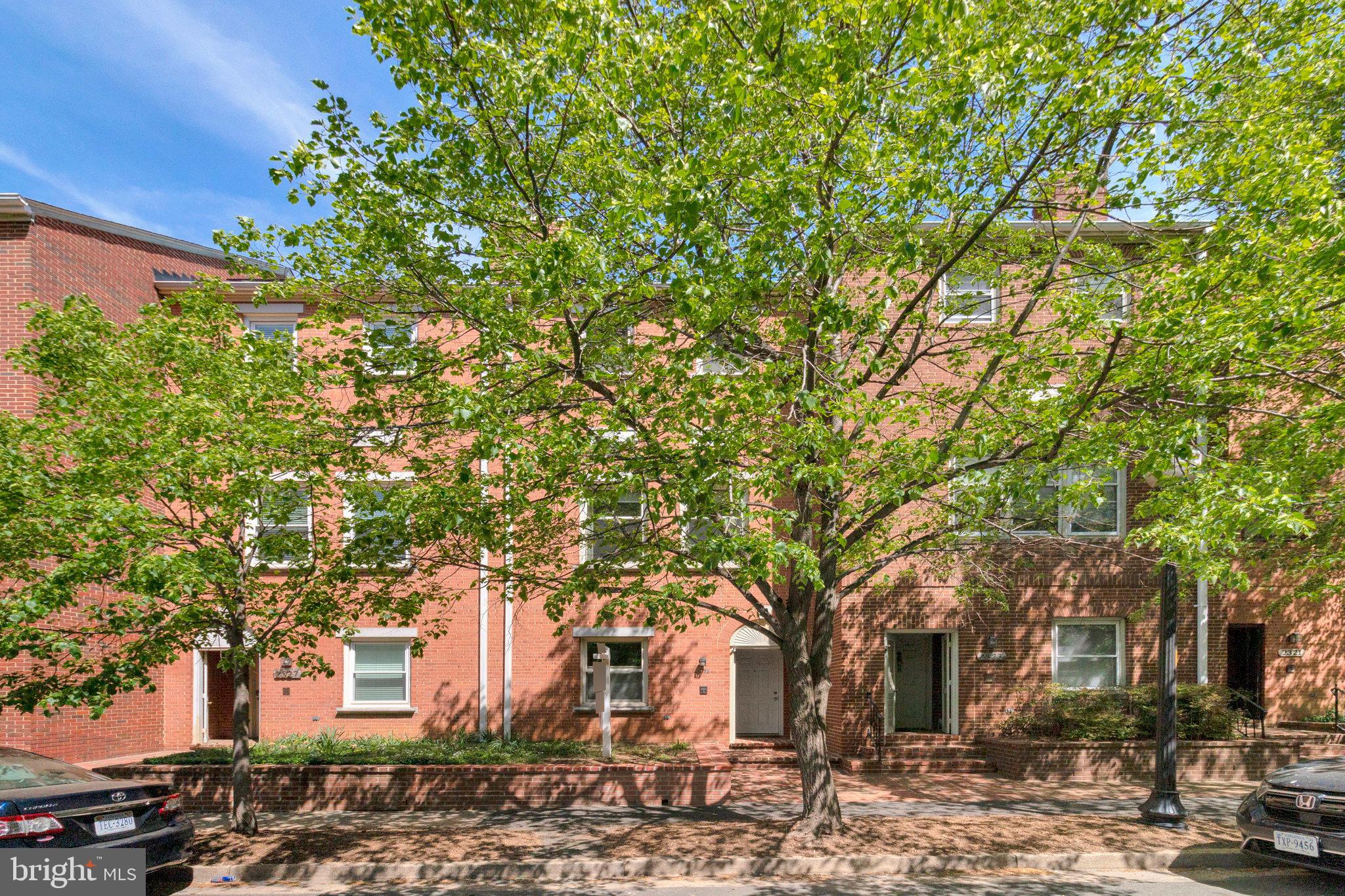 ADAMS COURT - Residential