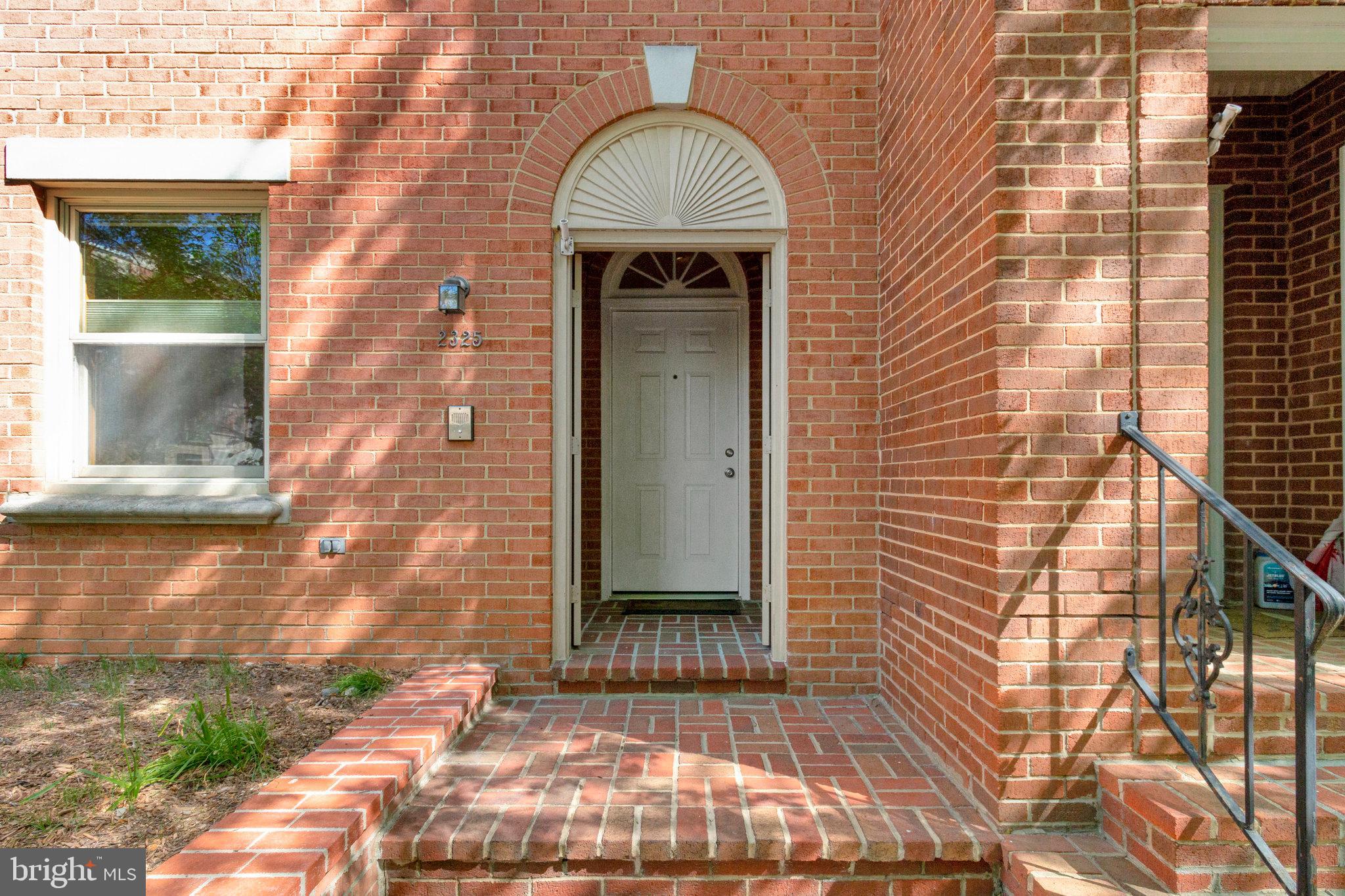ADAMS COURT - Residential