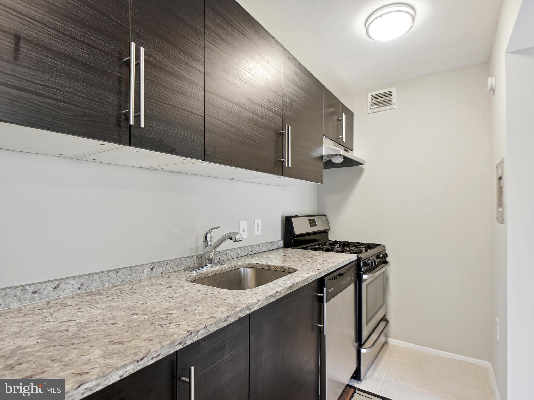 OCCOQUAN RIDGE CONDO - Residential