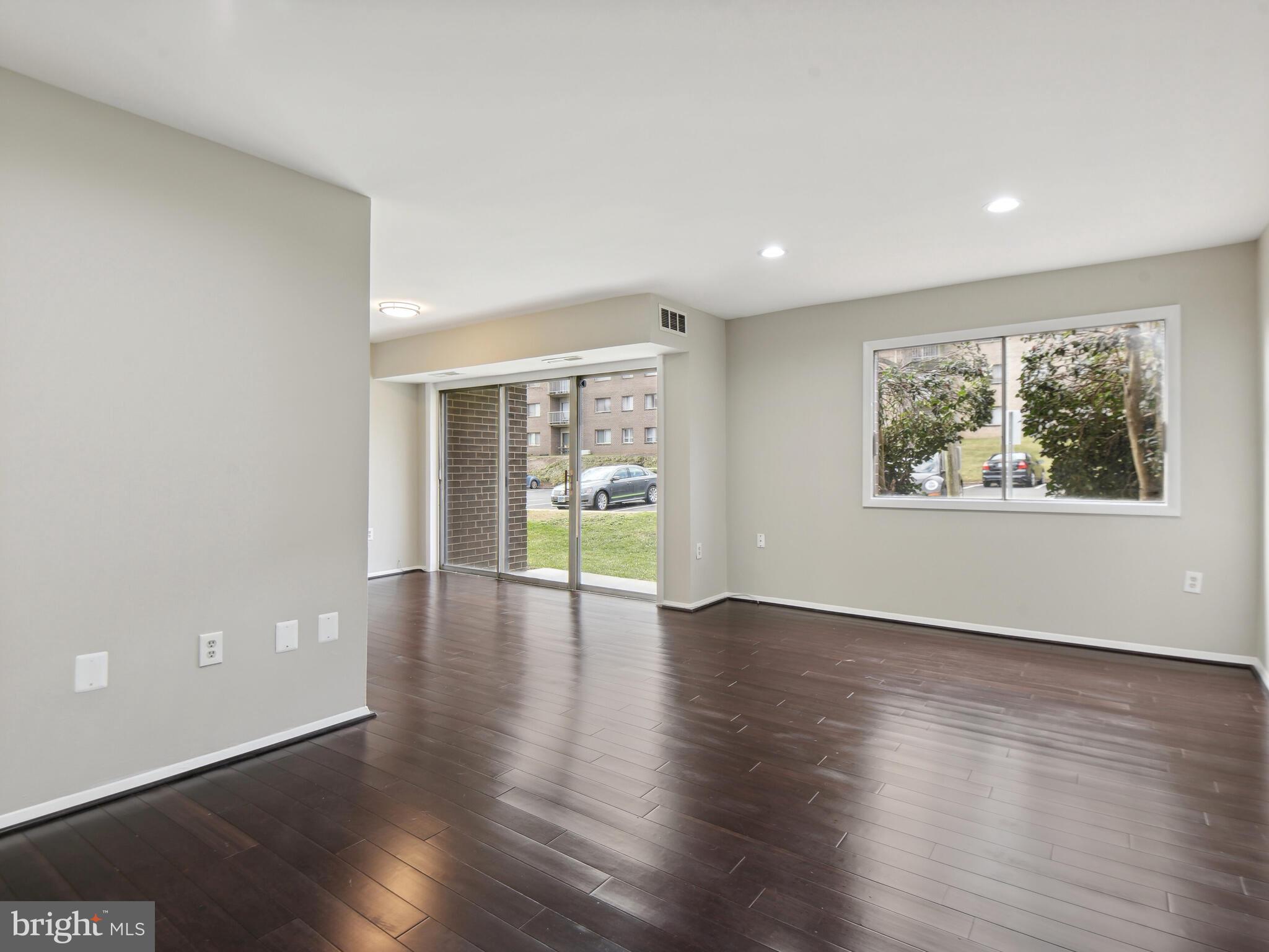 OCCOQUAN RIDGE CONDO - Residential