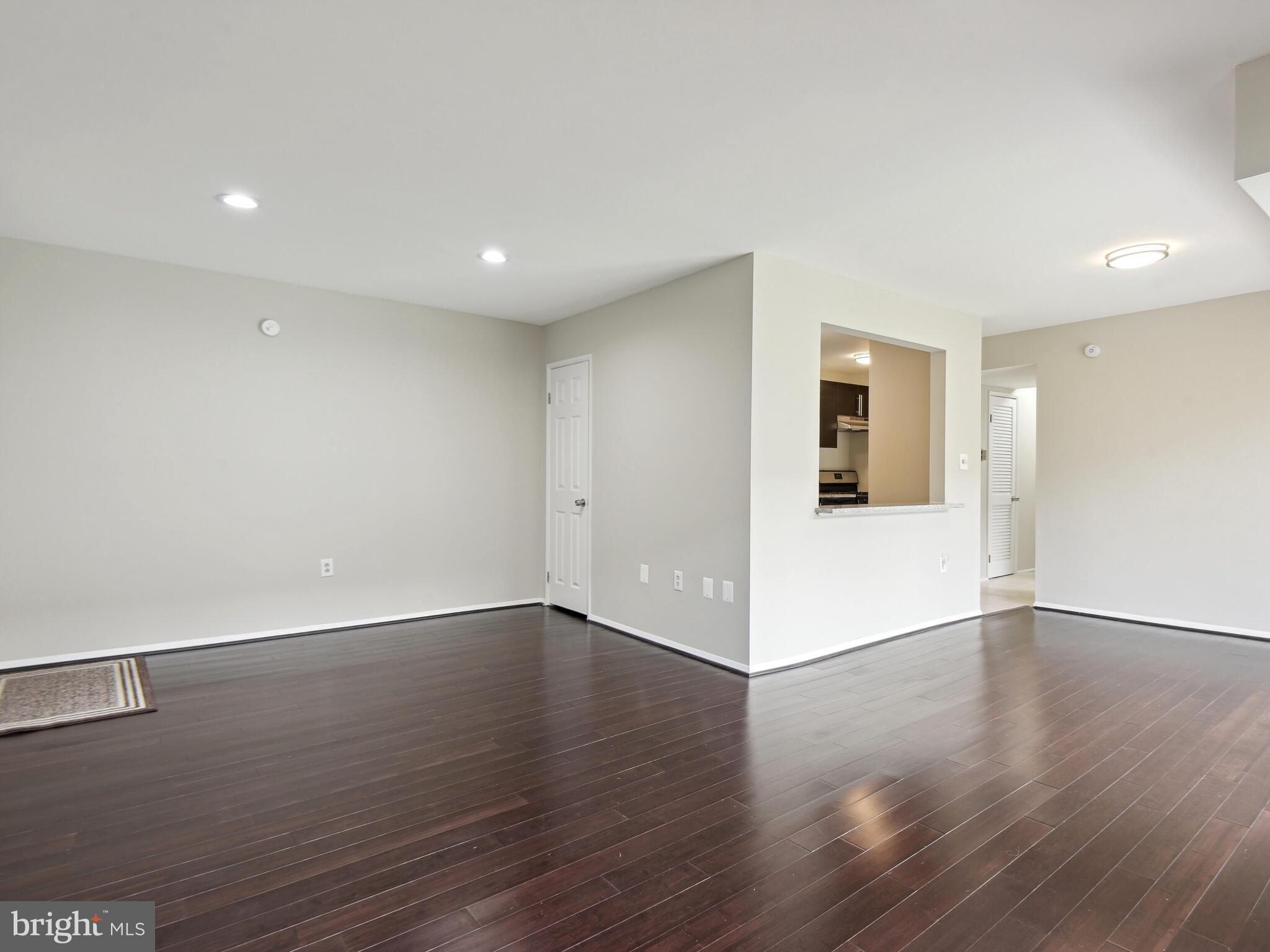 OCCOQUAN RIDGE CONDO - Residential