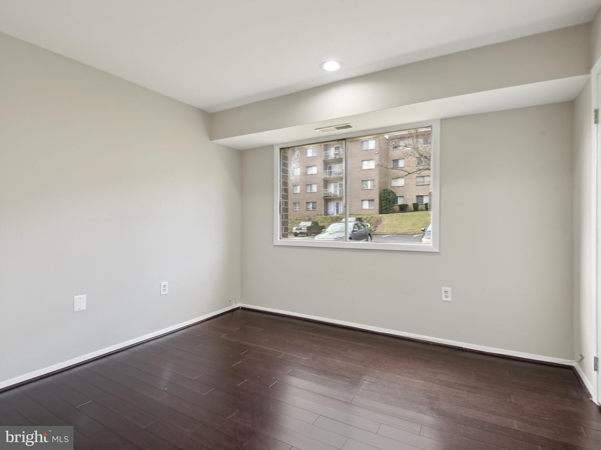 OCCOQUAN RIDGE CONDO - Residential