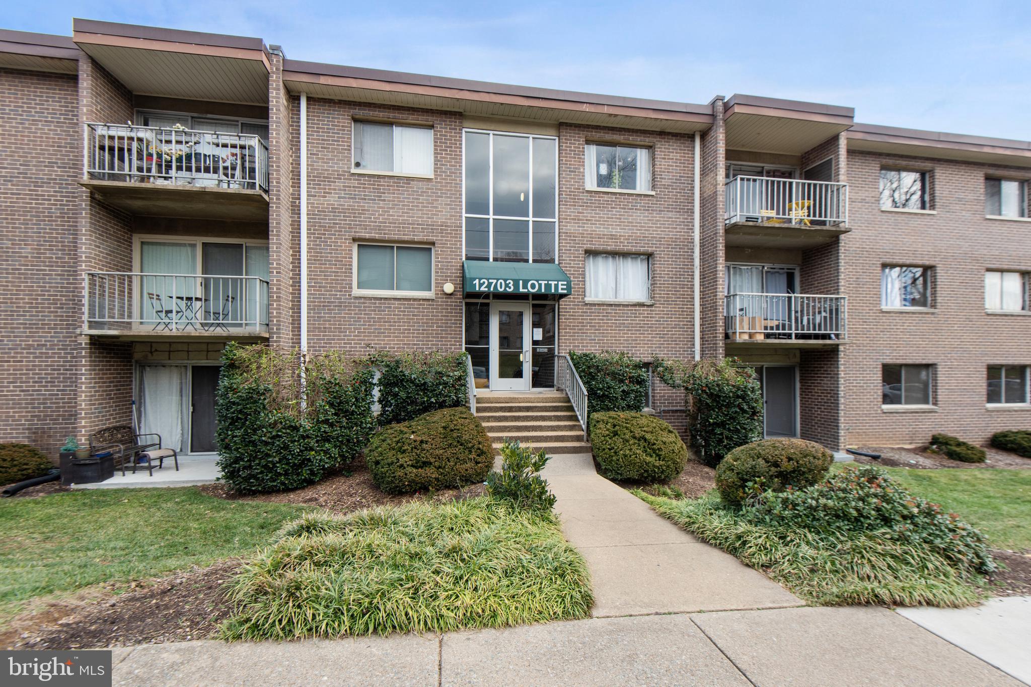 OCCOQUAN RIDGE CONDO - Residential