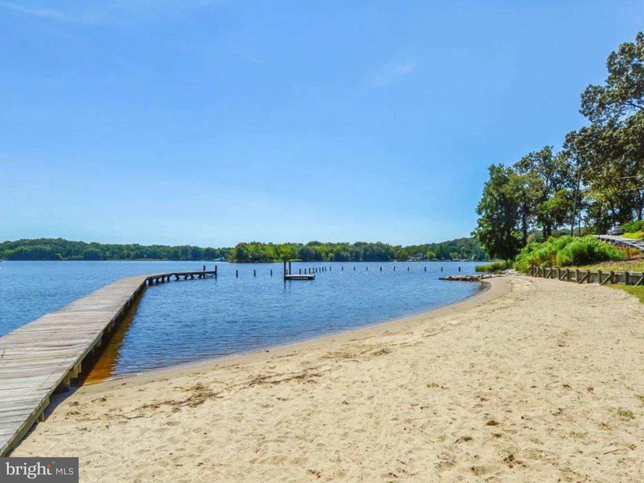 WOODLAND BEACH - Residential