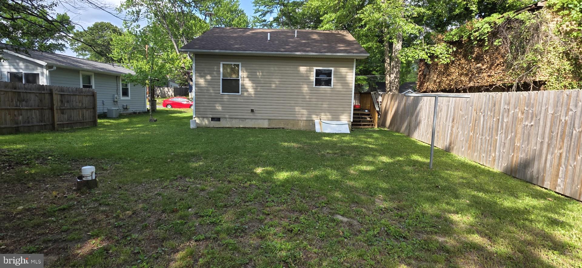 WOODLAND BEACH - Residential