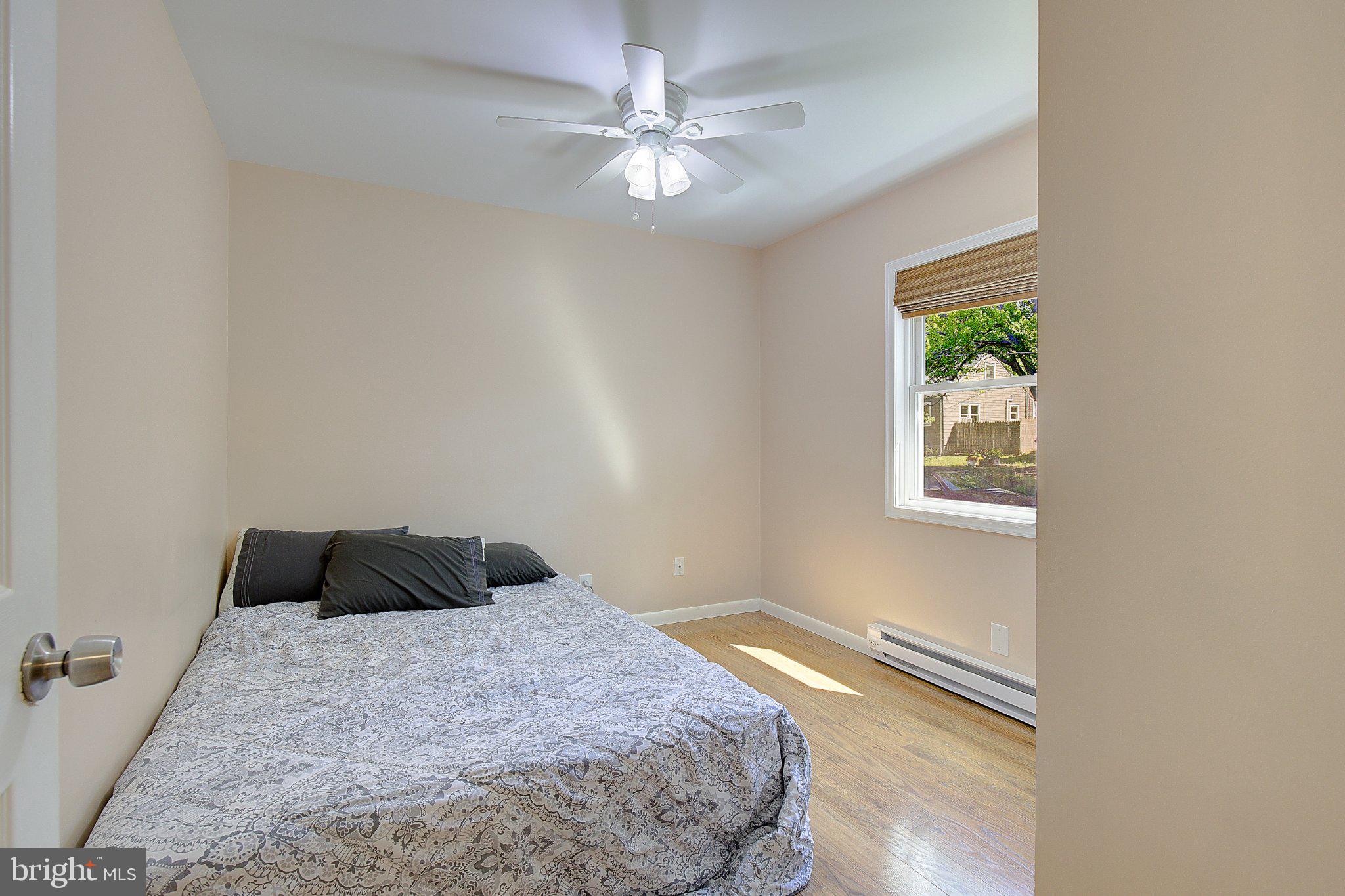 WOODLAND BEACH - Residential