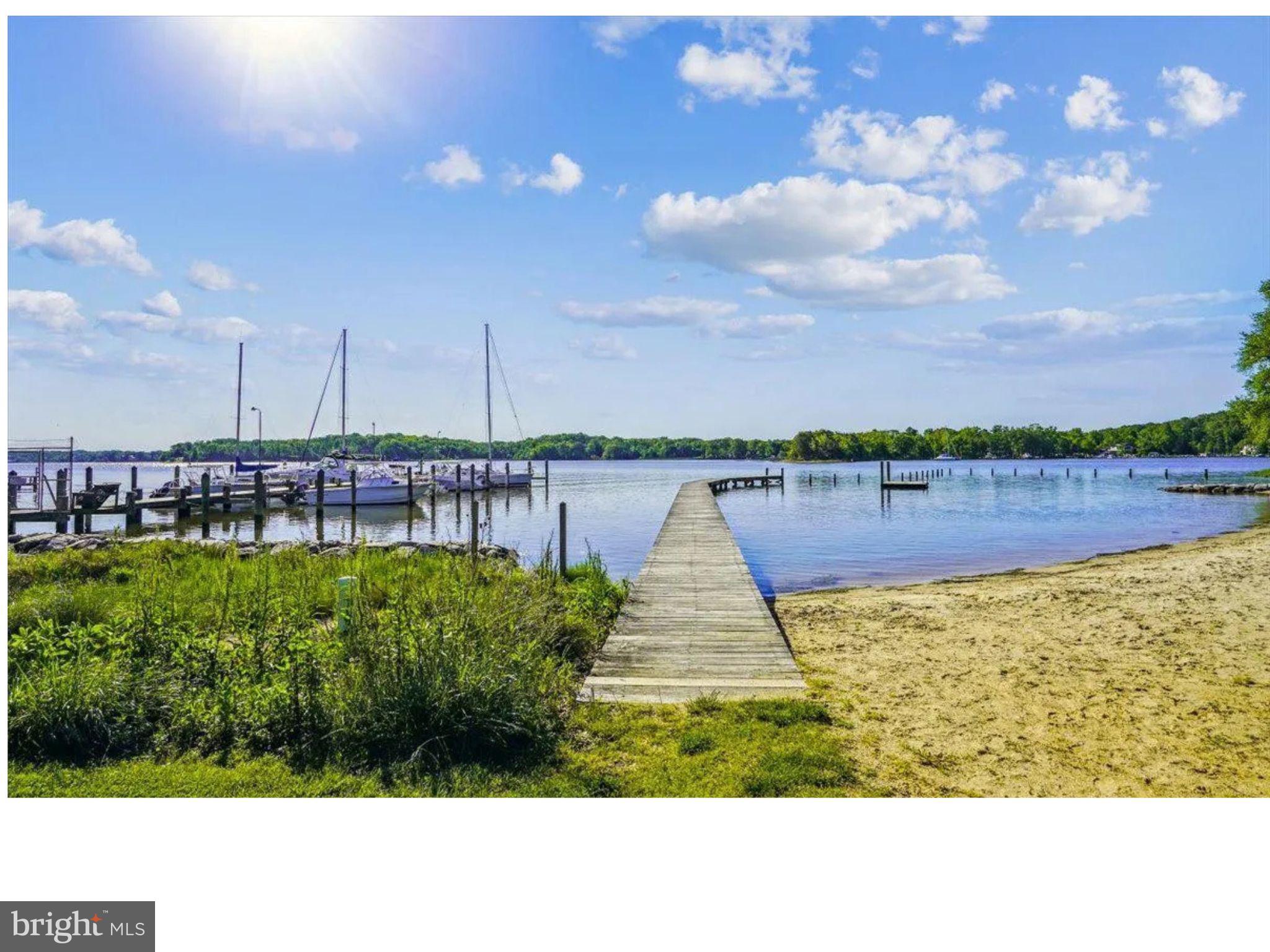 WOODLAND BEACH - Residential