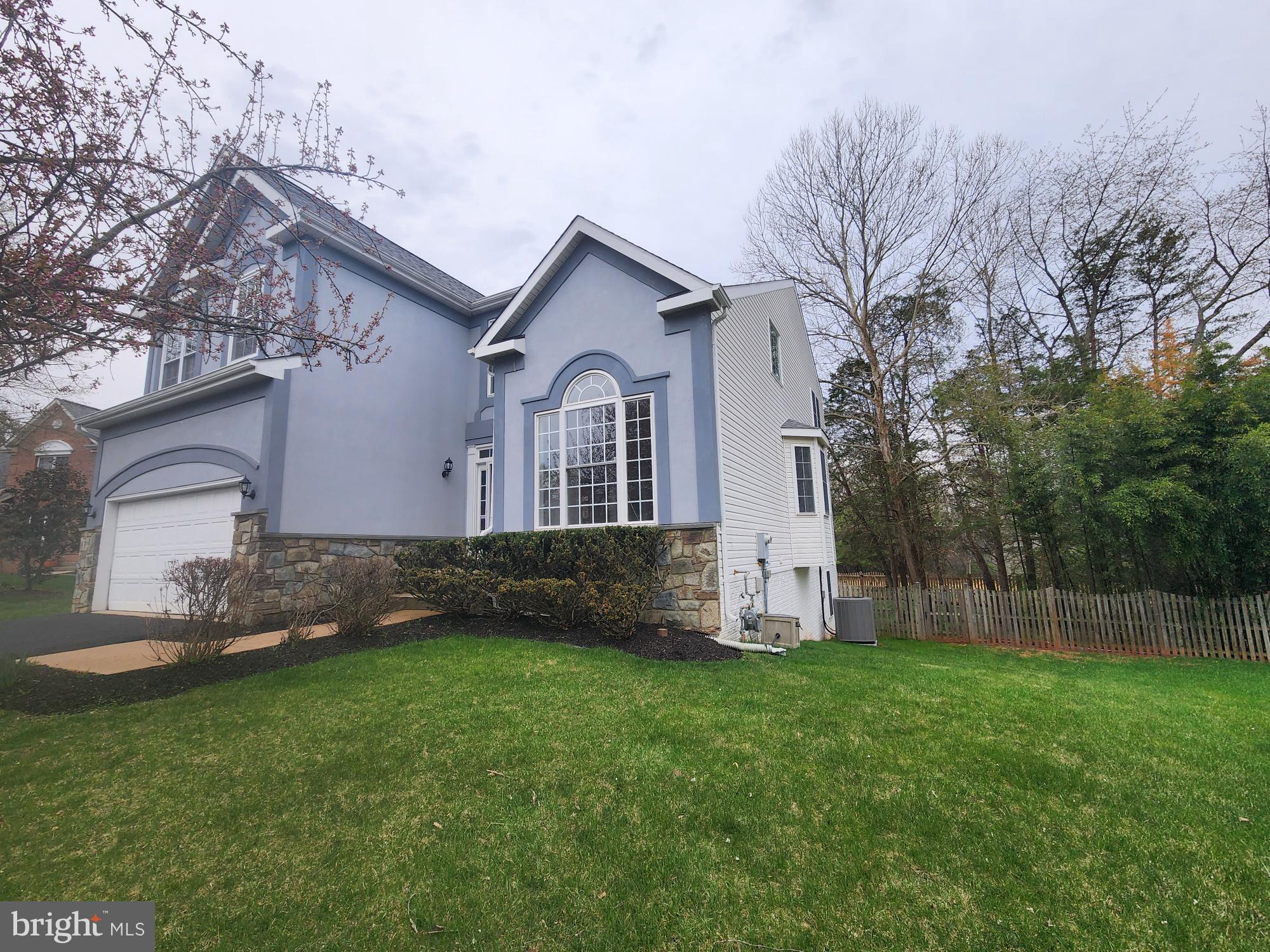 Amazing opportunity to rent in the sought after Holly Knoll community of Great Falls! and within Langley HS pyramid. 18 Months minimum rental period.  NVAR rental application along with proof of income please. Thank you very much for showing.