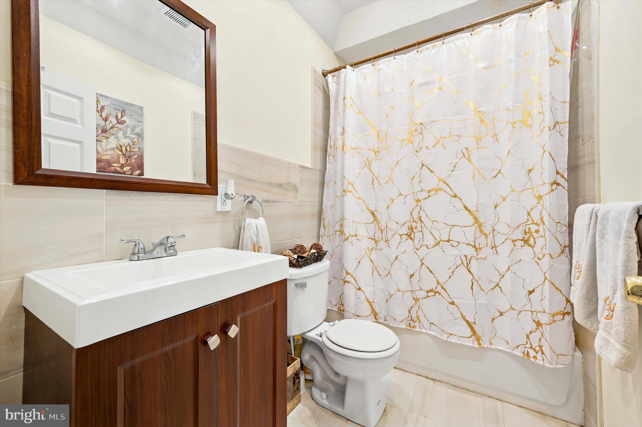 PHILADELPHIA - Residential