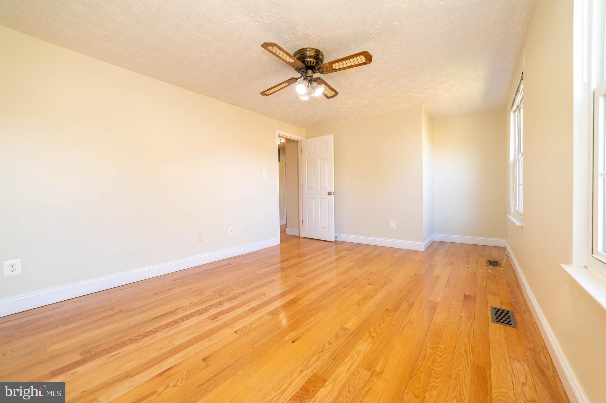 HUNTERS GLEN - Residential Lease