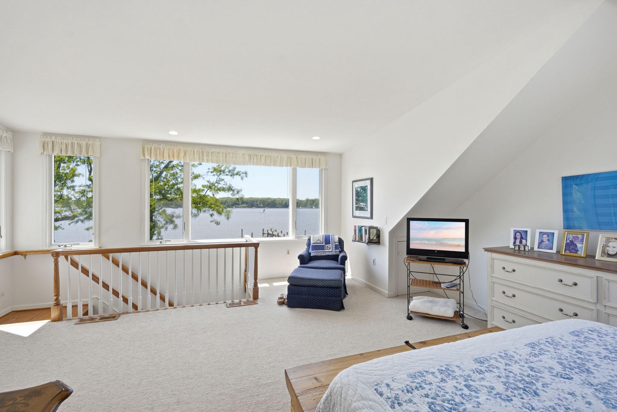 ROYSTON SHORES - Residential