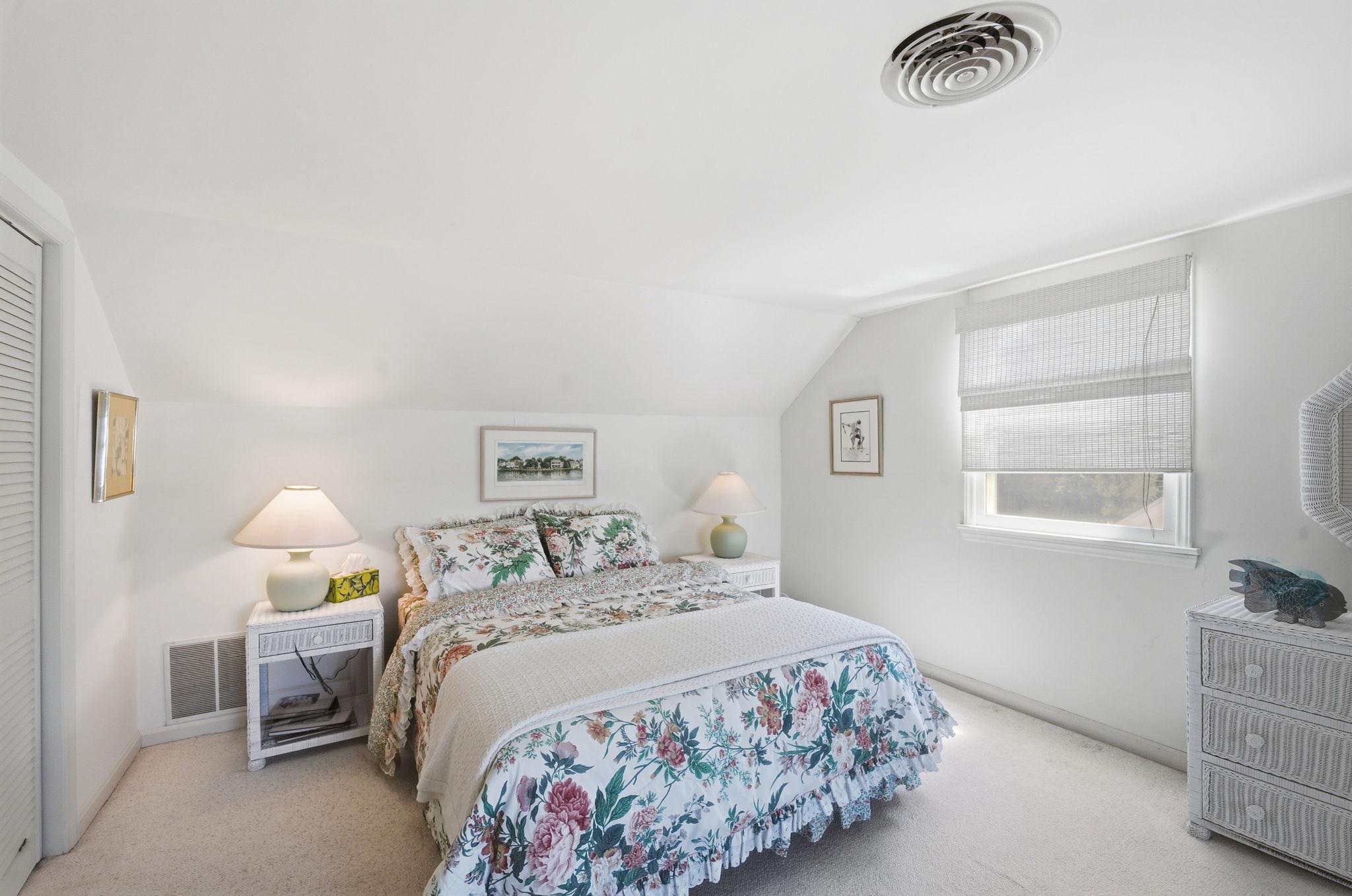 ROYSTON SHORES - Residential